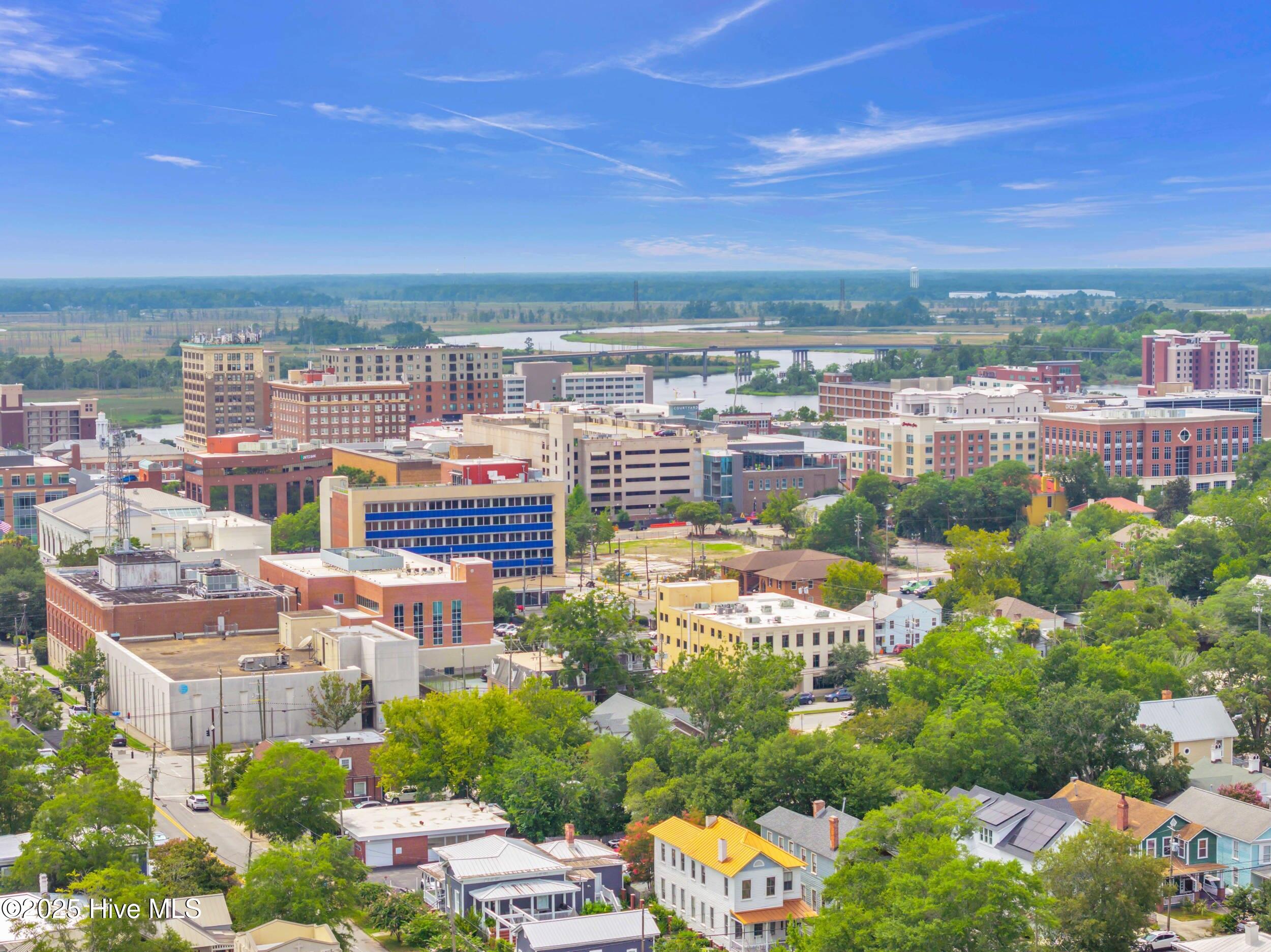 100522860 | Photo 23