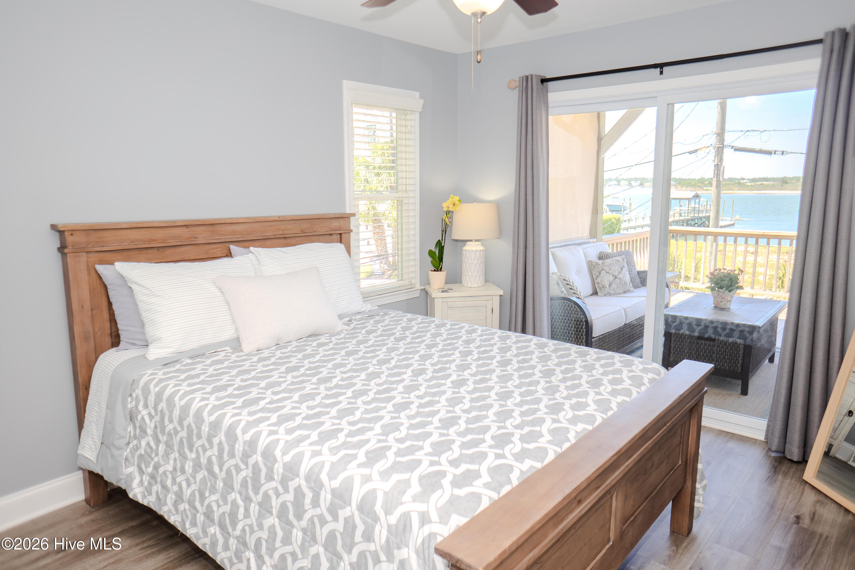 100553135 | Photo 23