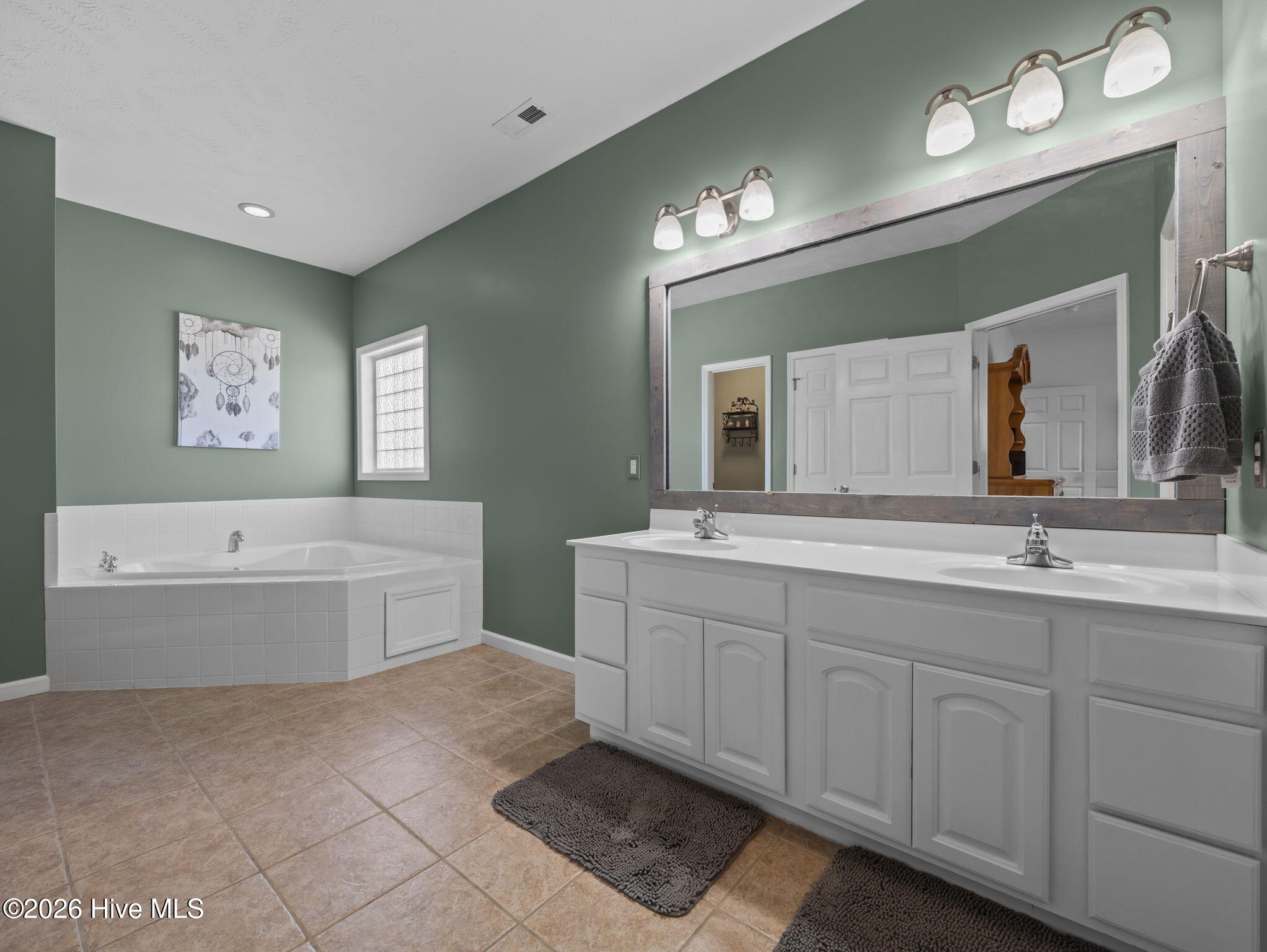 100567652 | Photo 22