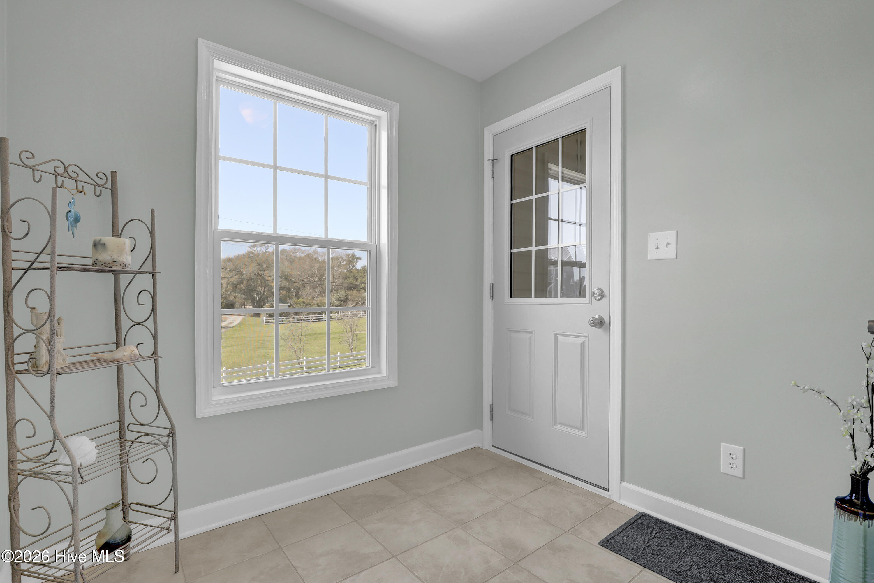 100561433 | Photo 15