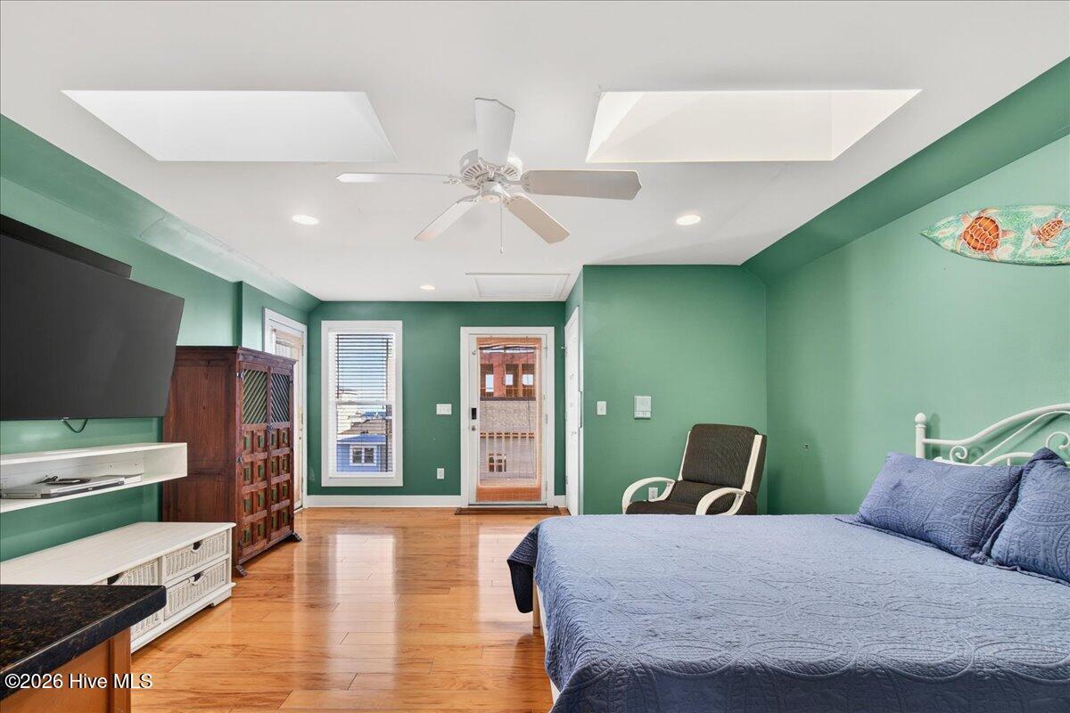 100549293 | Photo 76