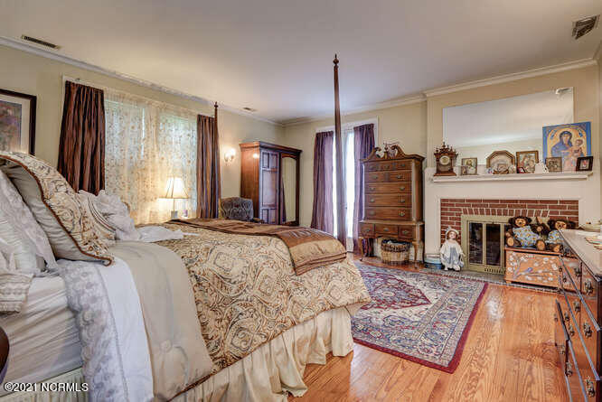 100316615 | Photo 24