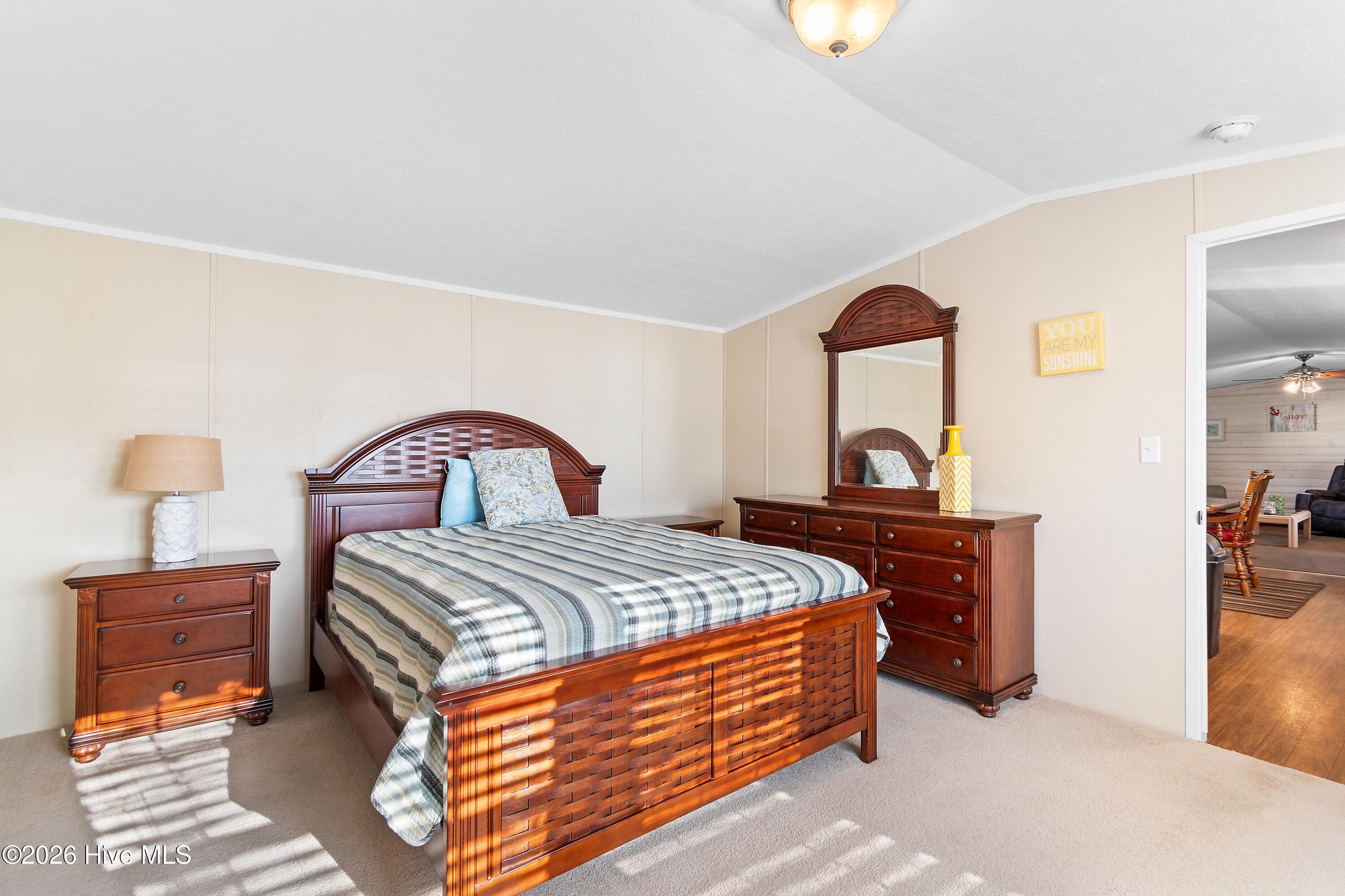 100564695 | Photo 14