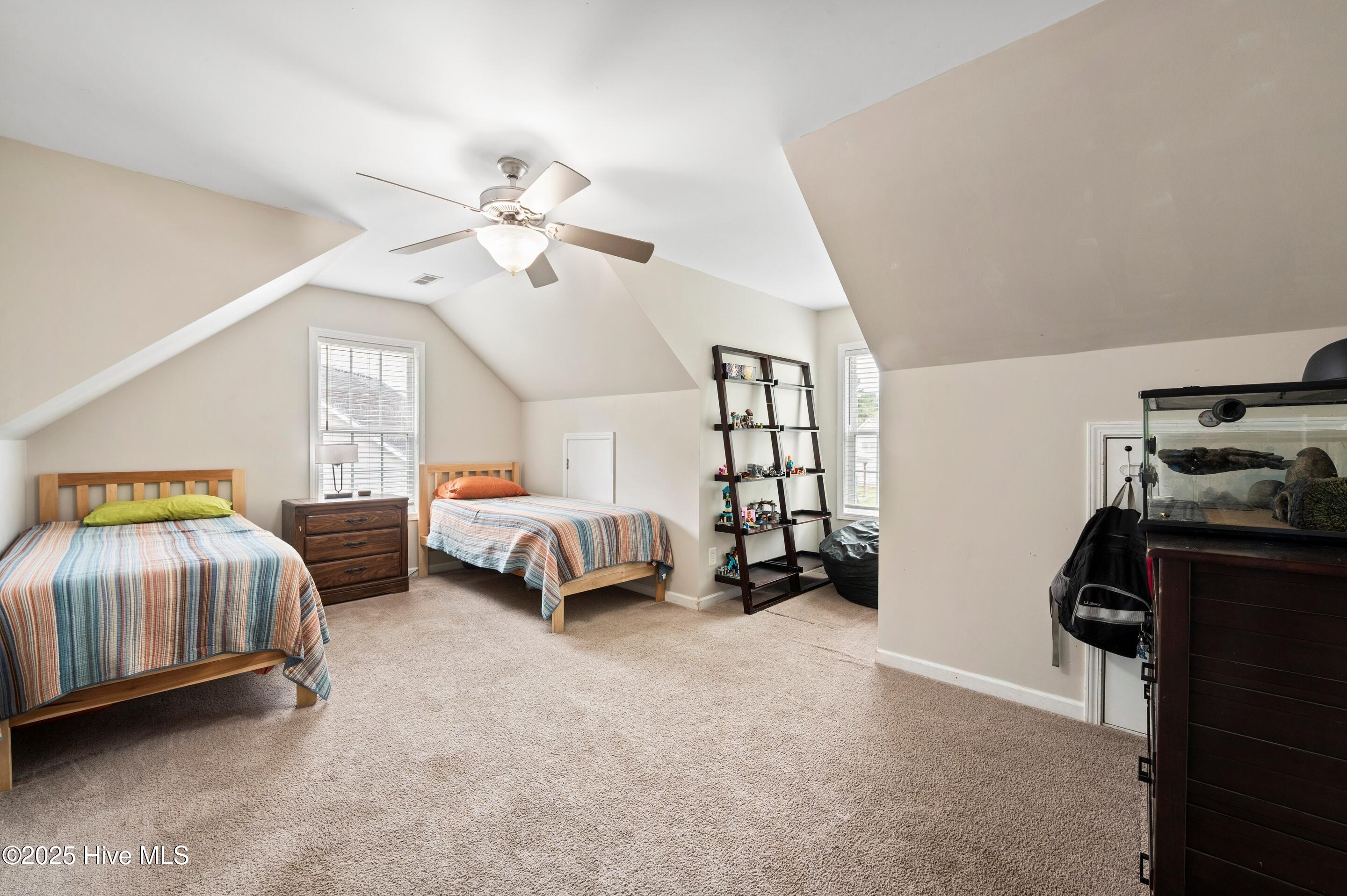 100523069 | Photo 28