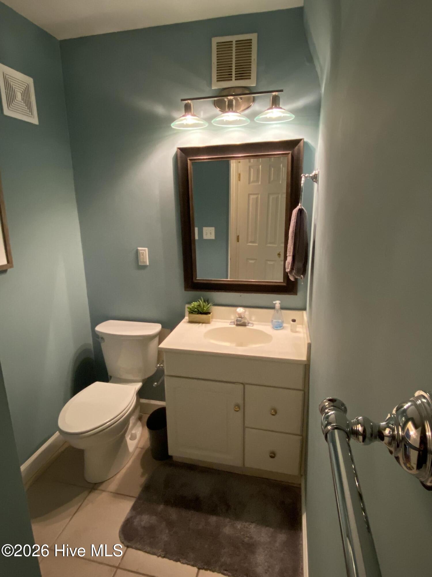 100565330 | Photo 11