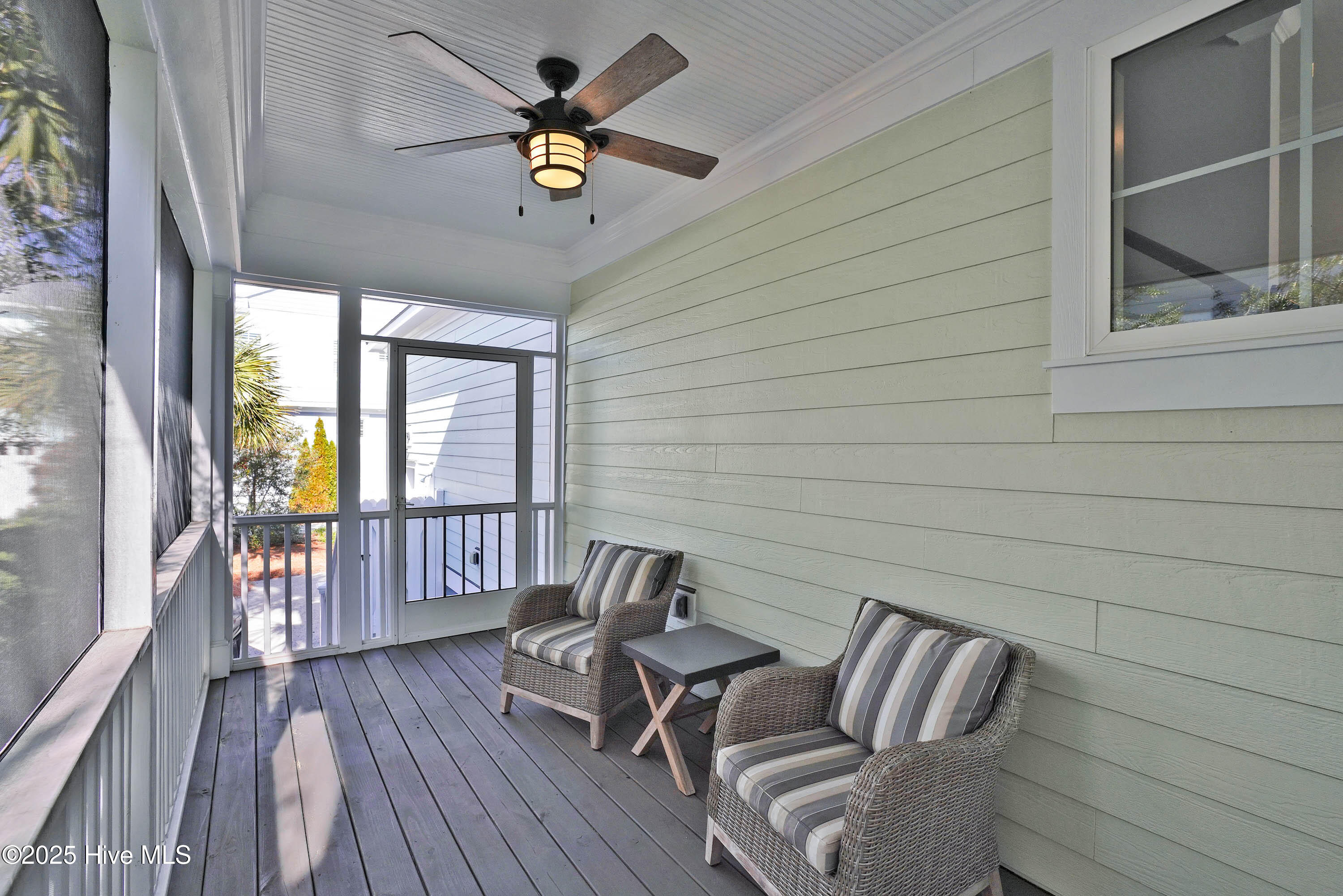 100552715 | Photo 48