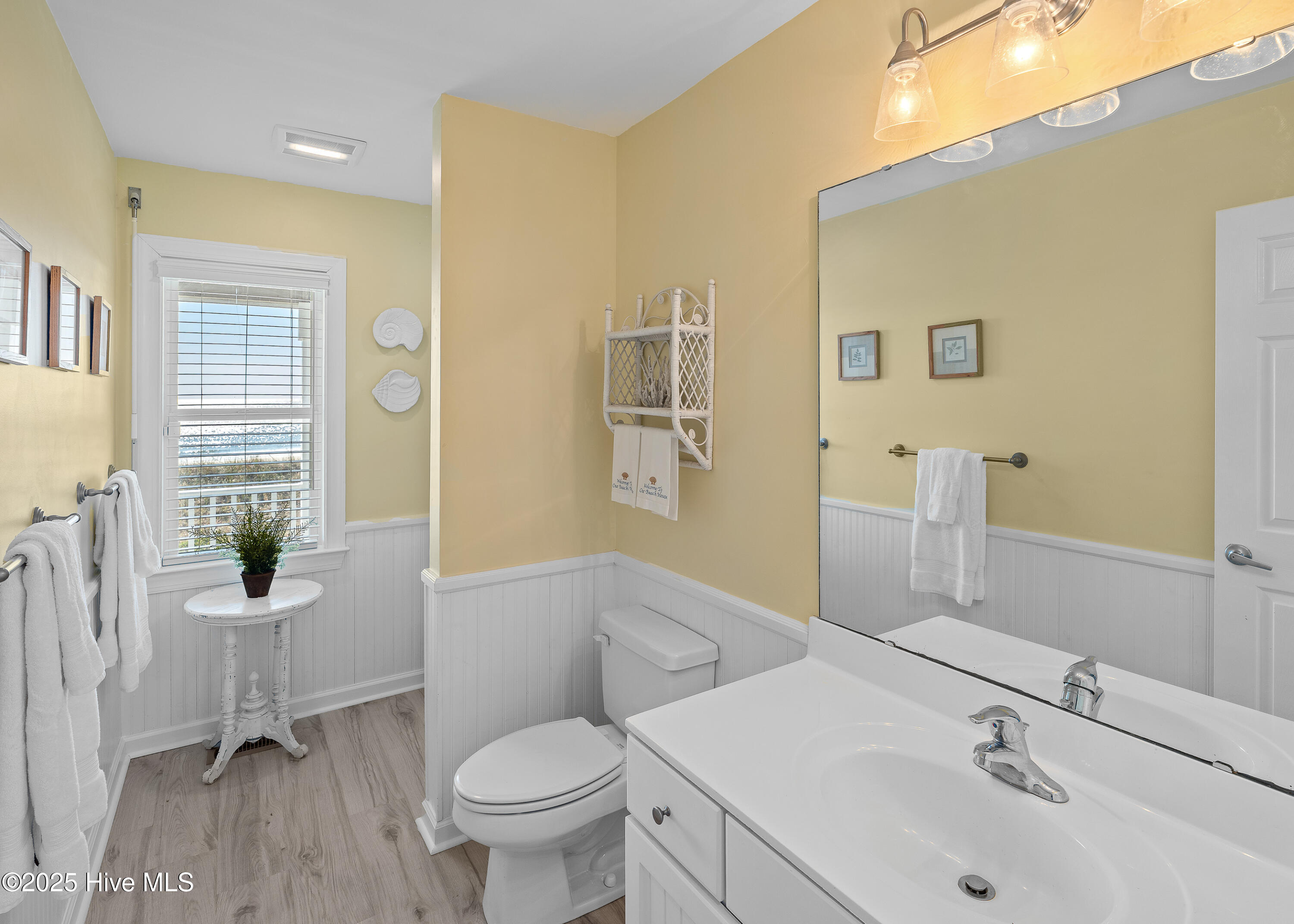 100541150 | Photo 45