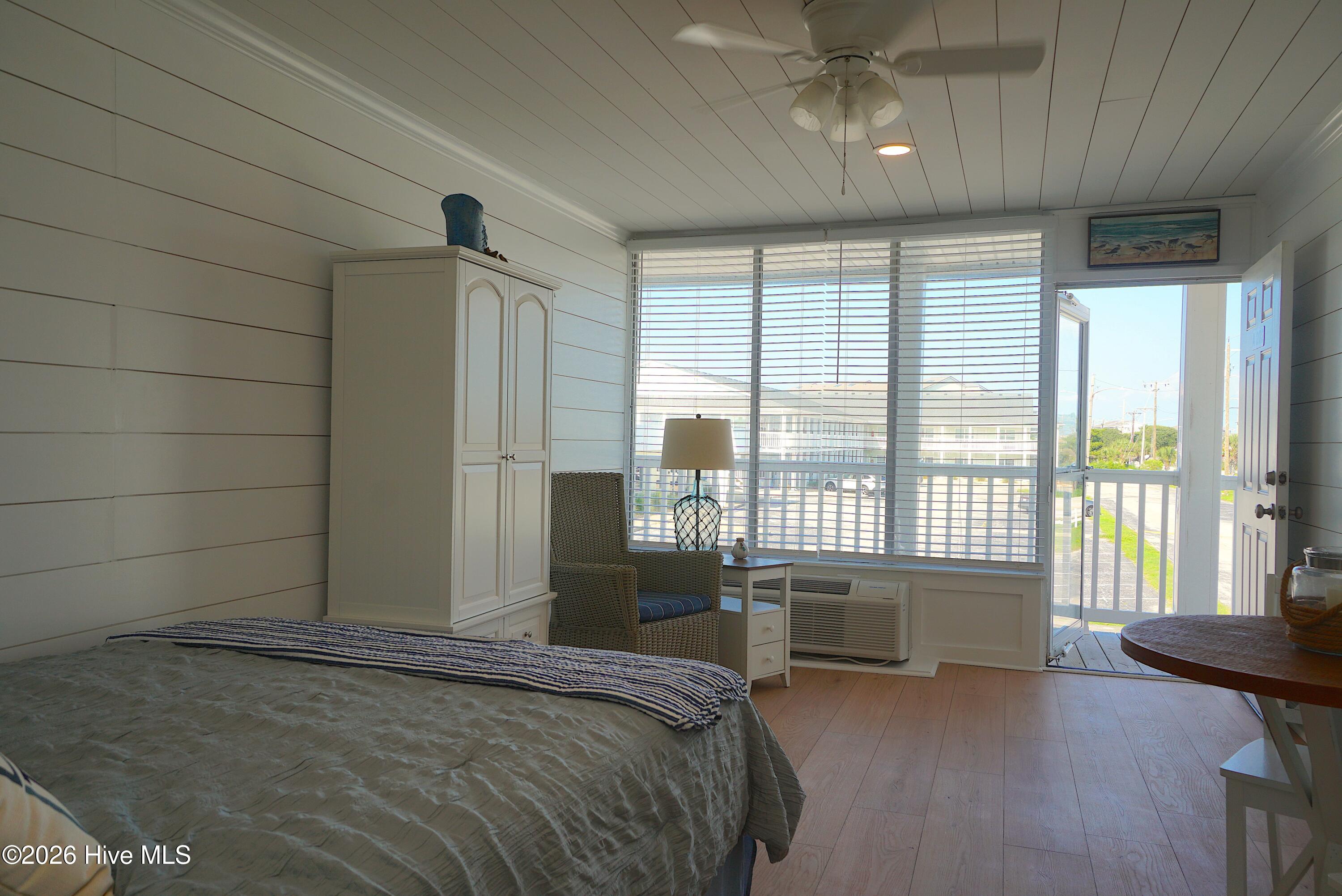 2401 W Ft Macon Road A202,Atlantic Beach