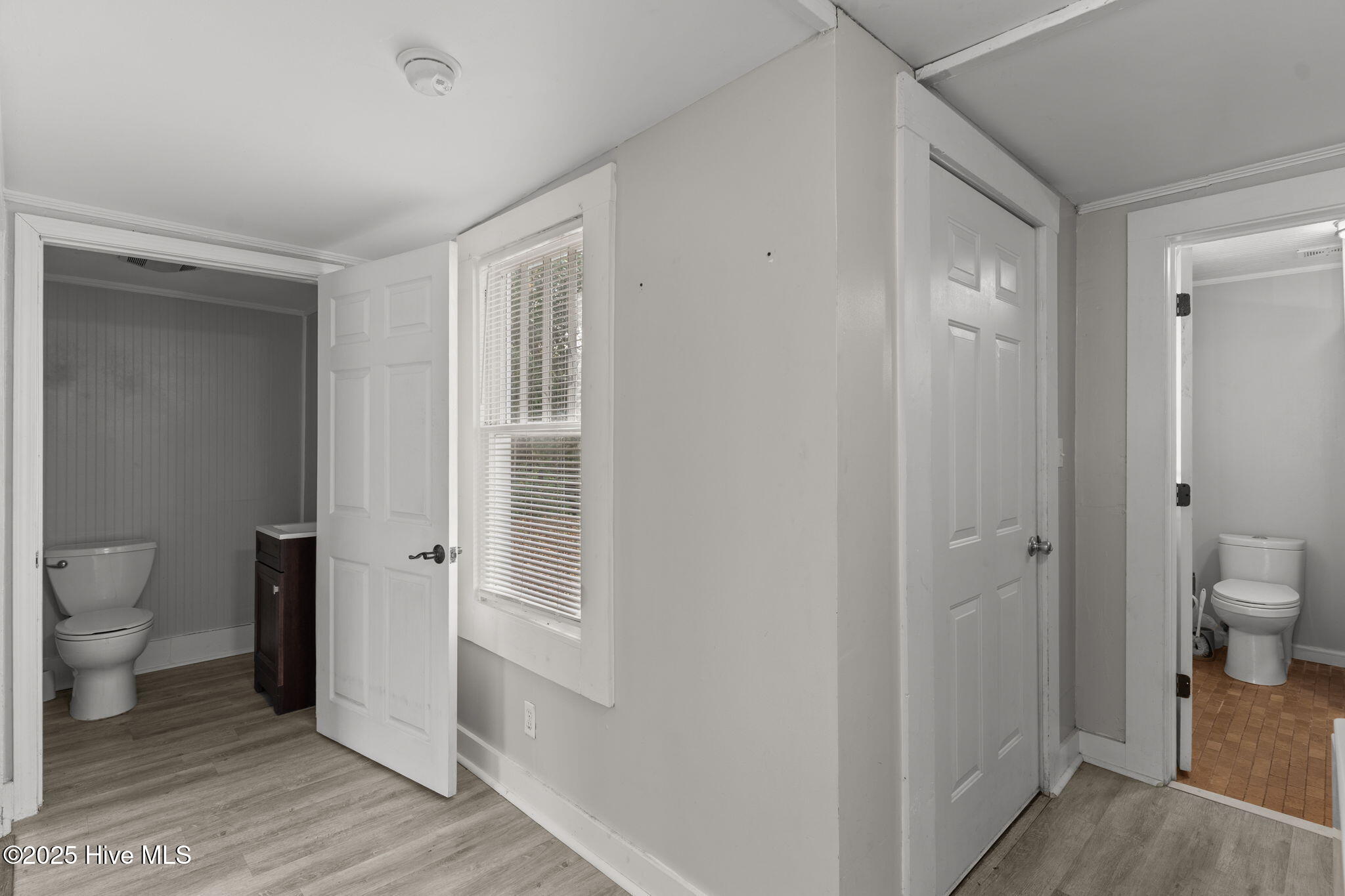 100542982 | Photo 42