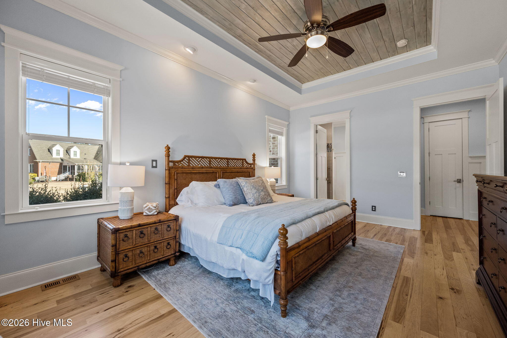 100554318 | Photo 31