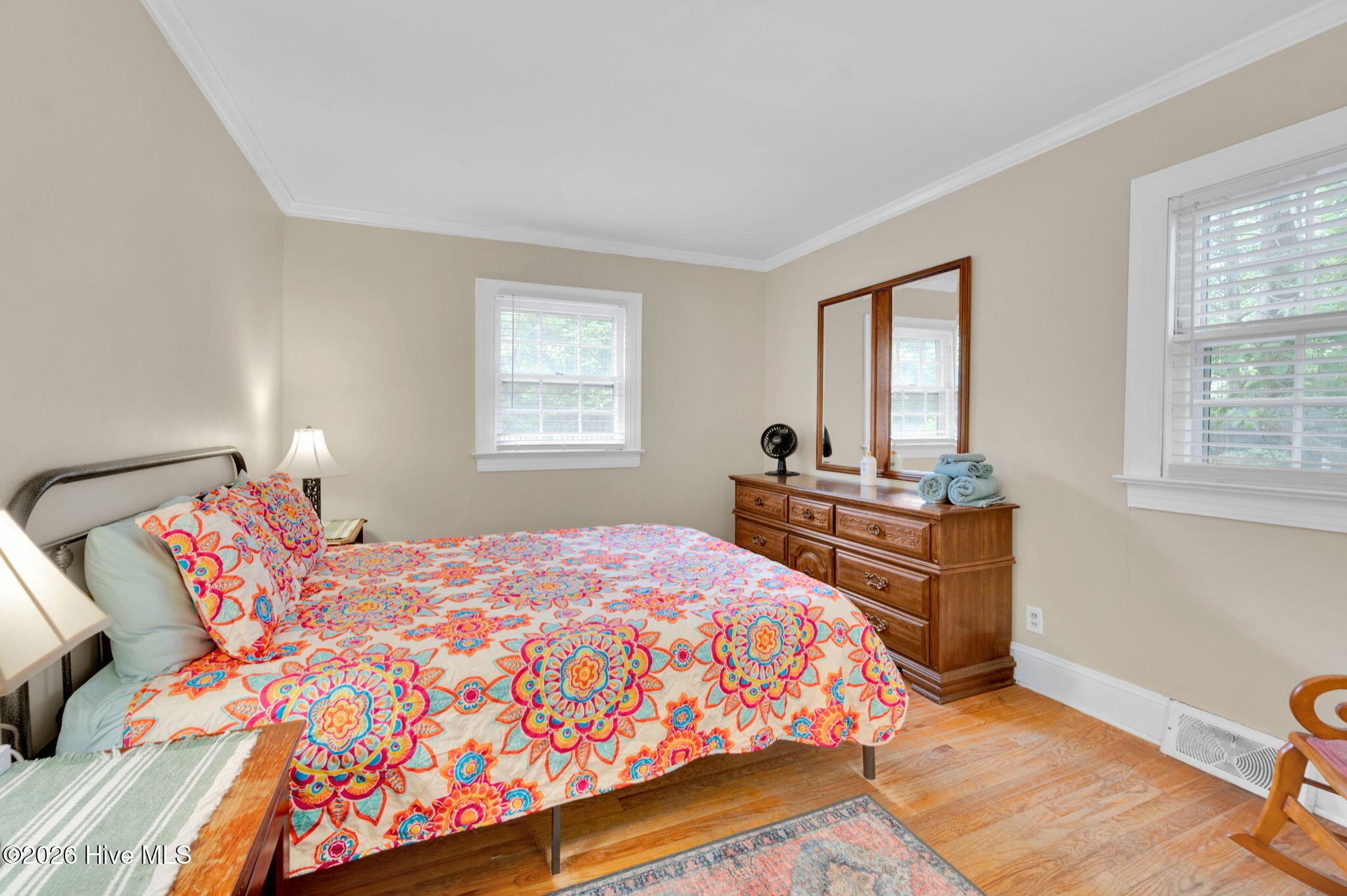 18-web-or-mls-1902 Sherwood Drive-18