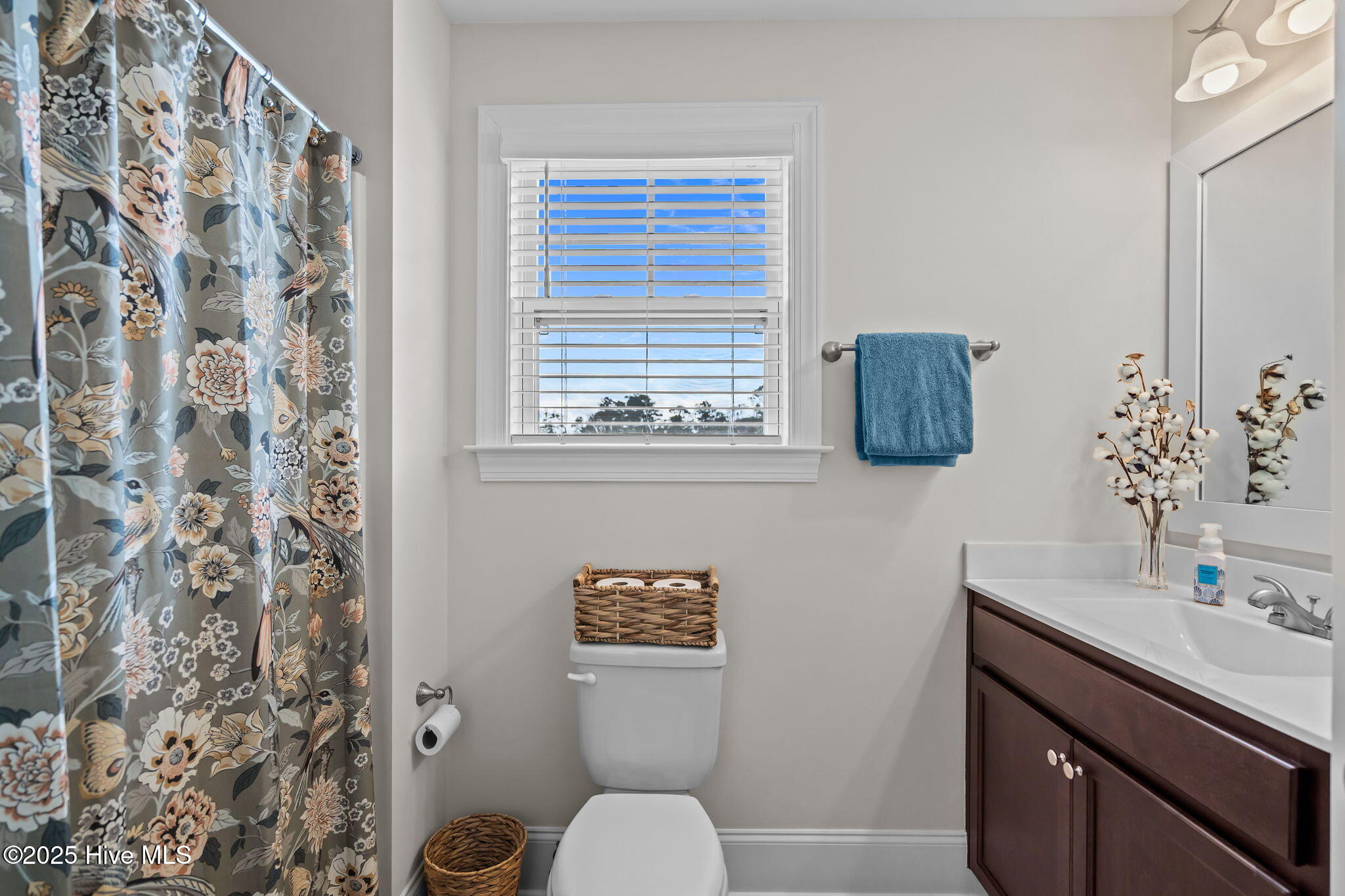 100543629 | Photo 44