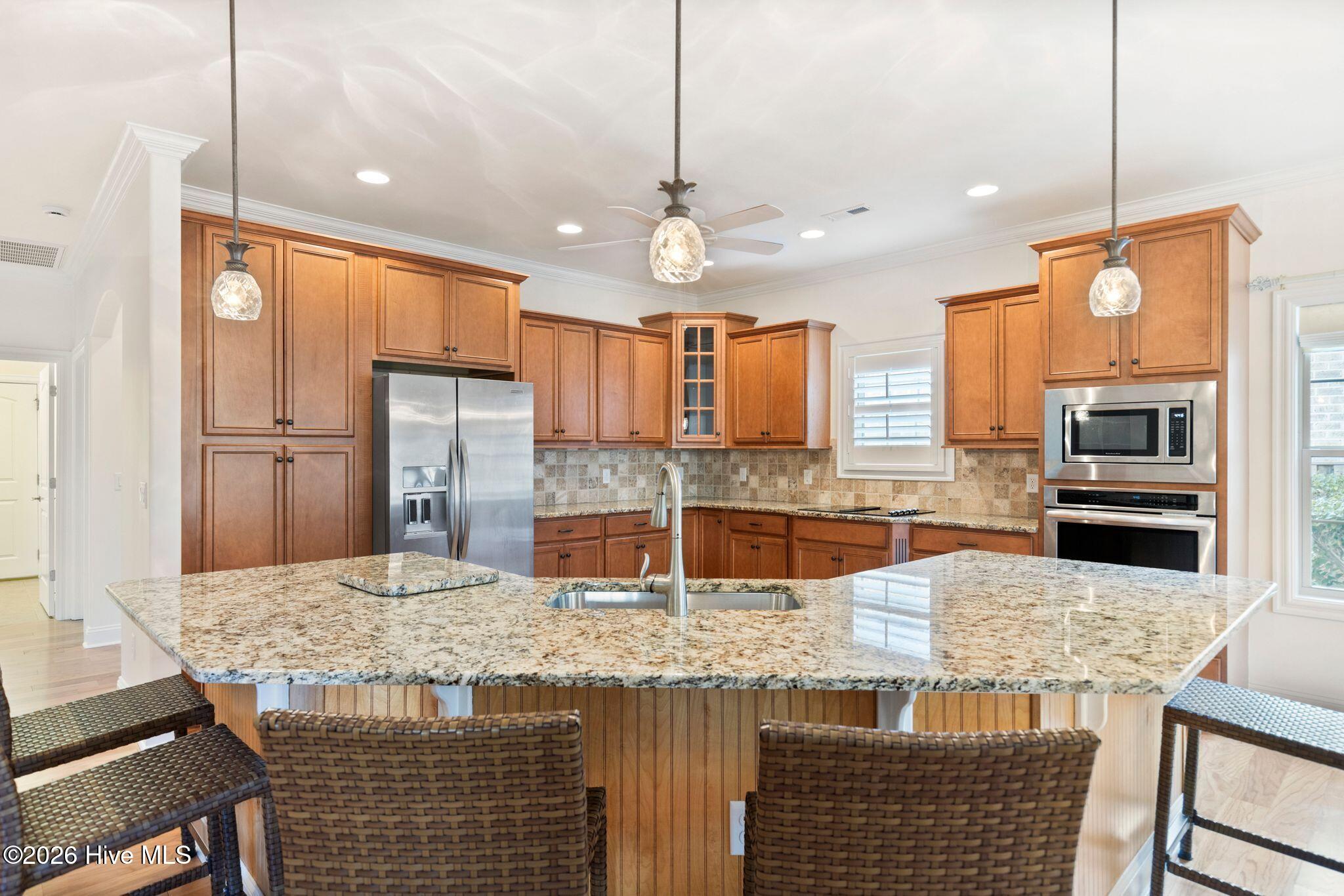 100559645 | Photo 14