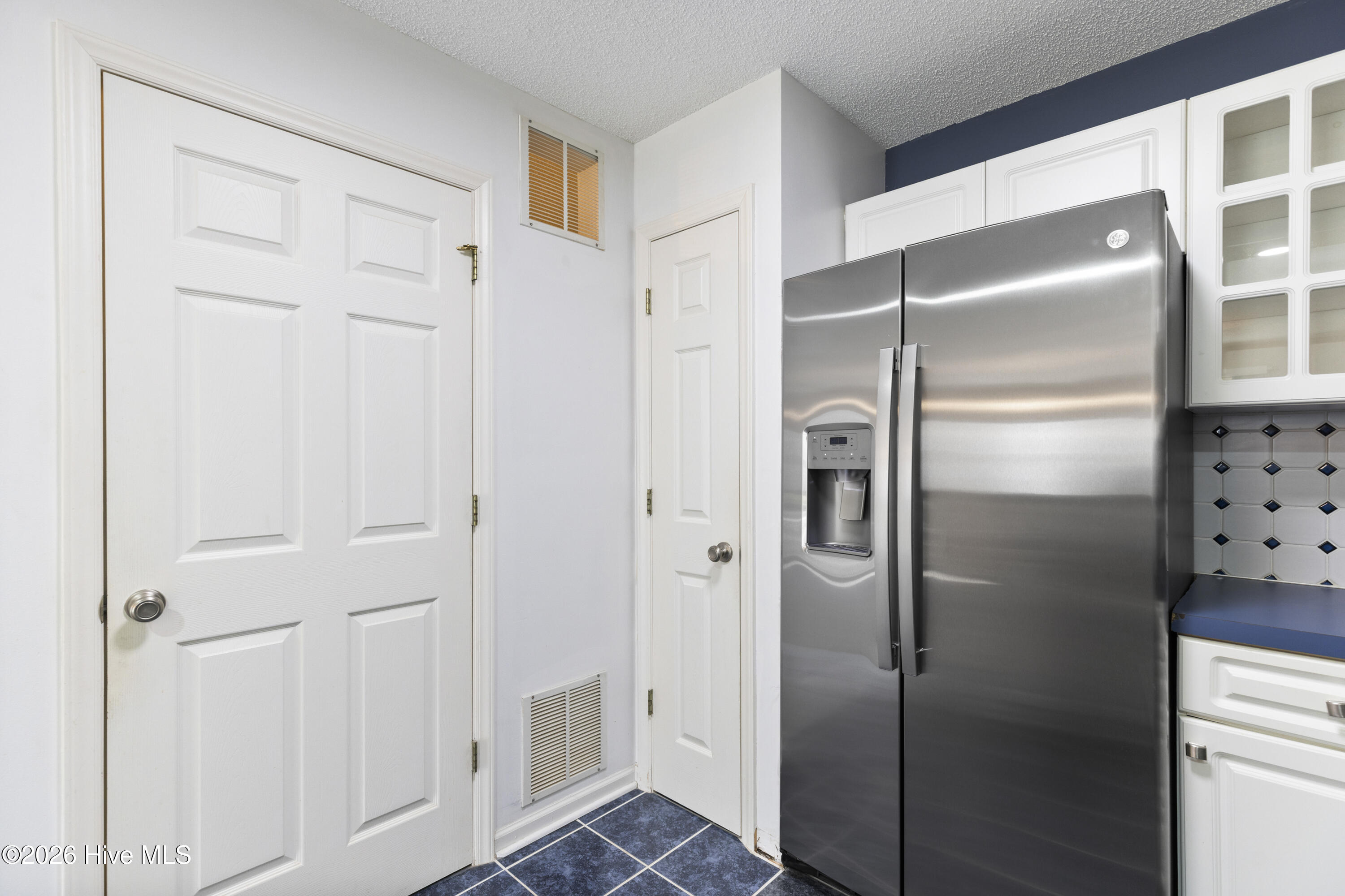 100548408 | Photo 13