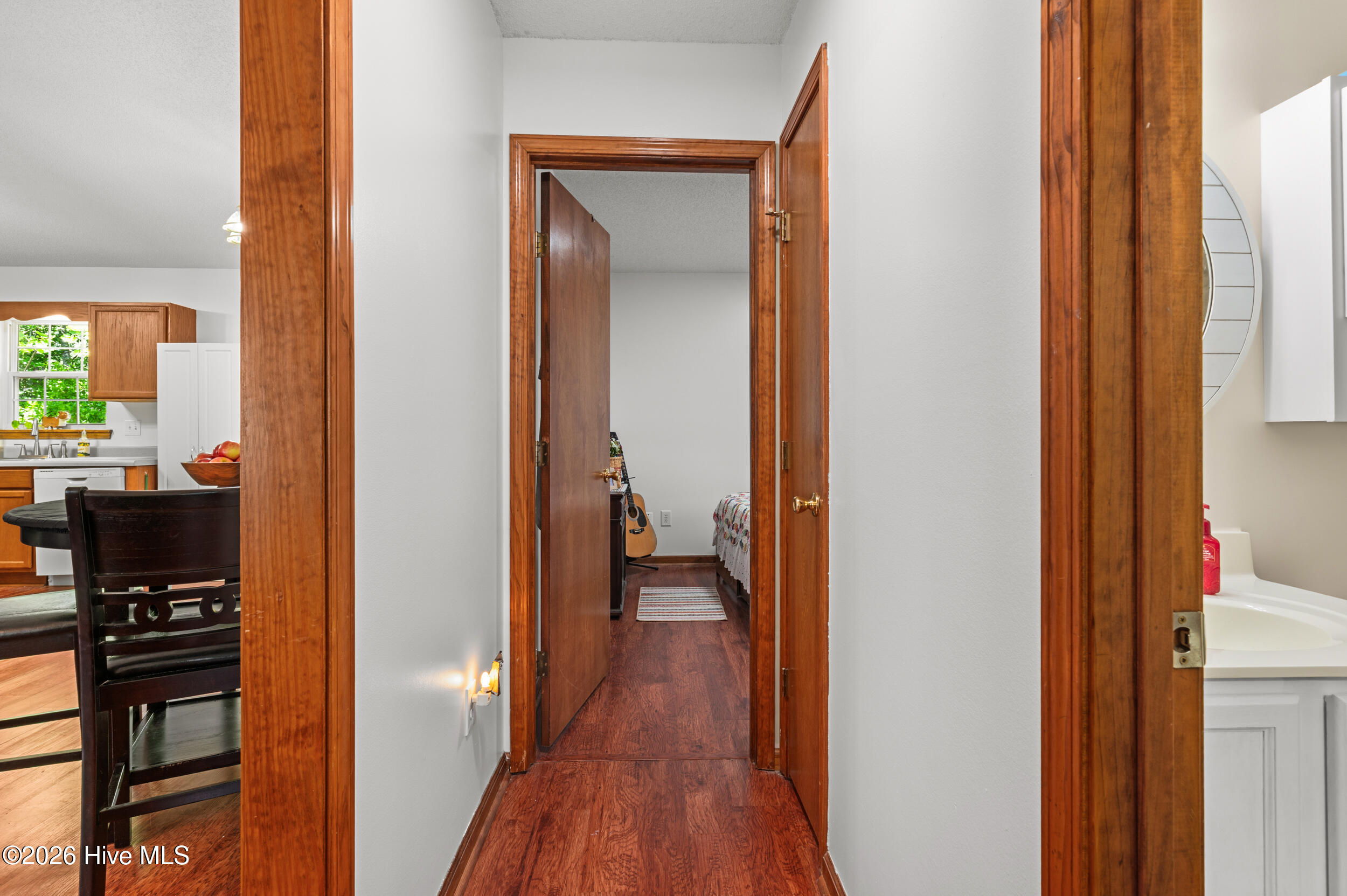 100568850 | Photo 23