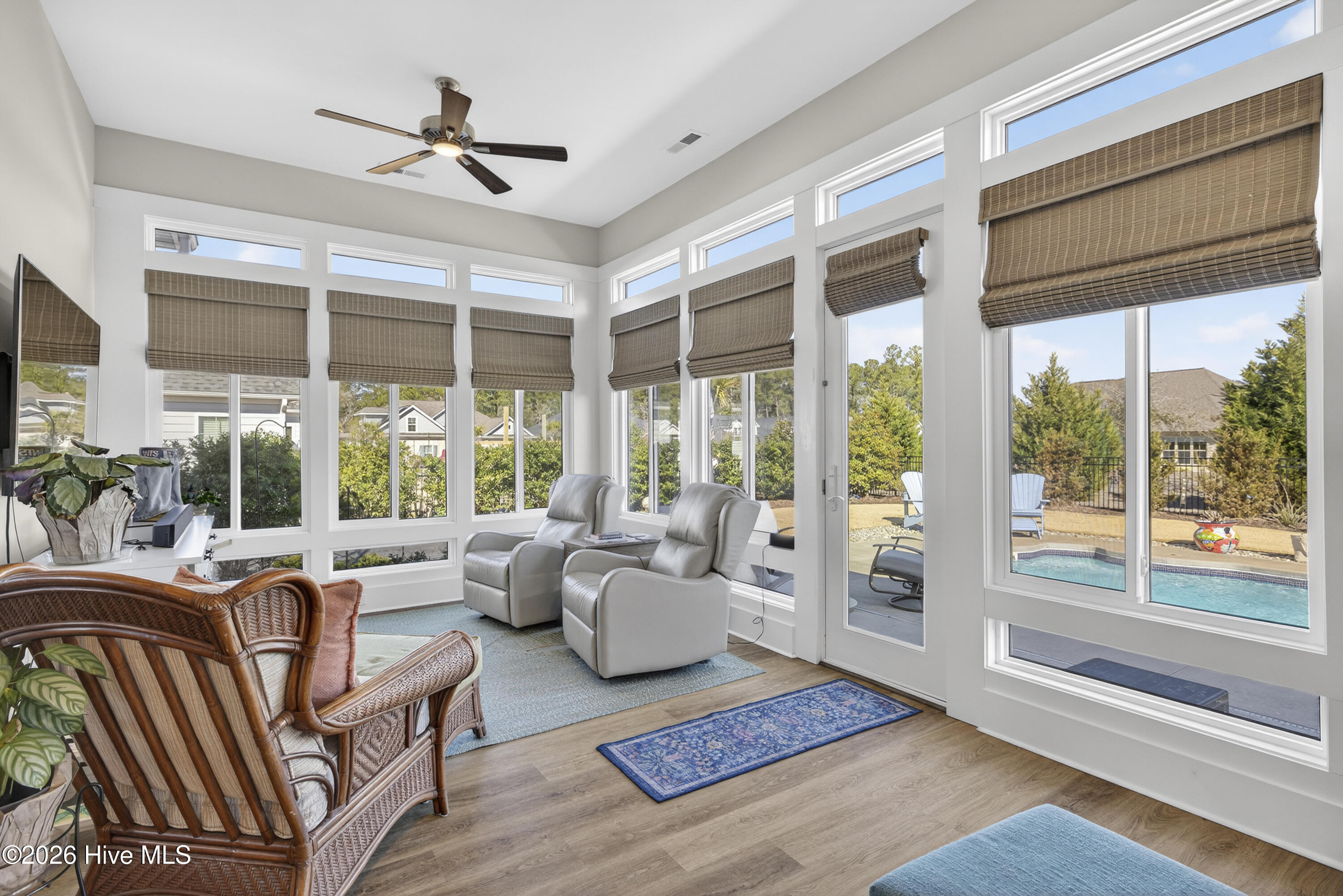 100556543 | Photo 13