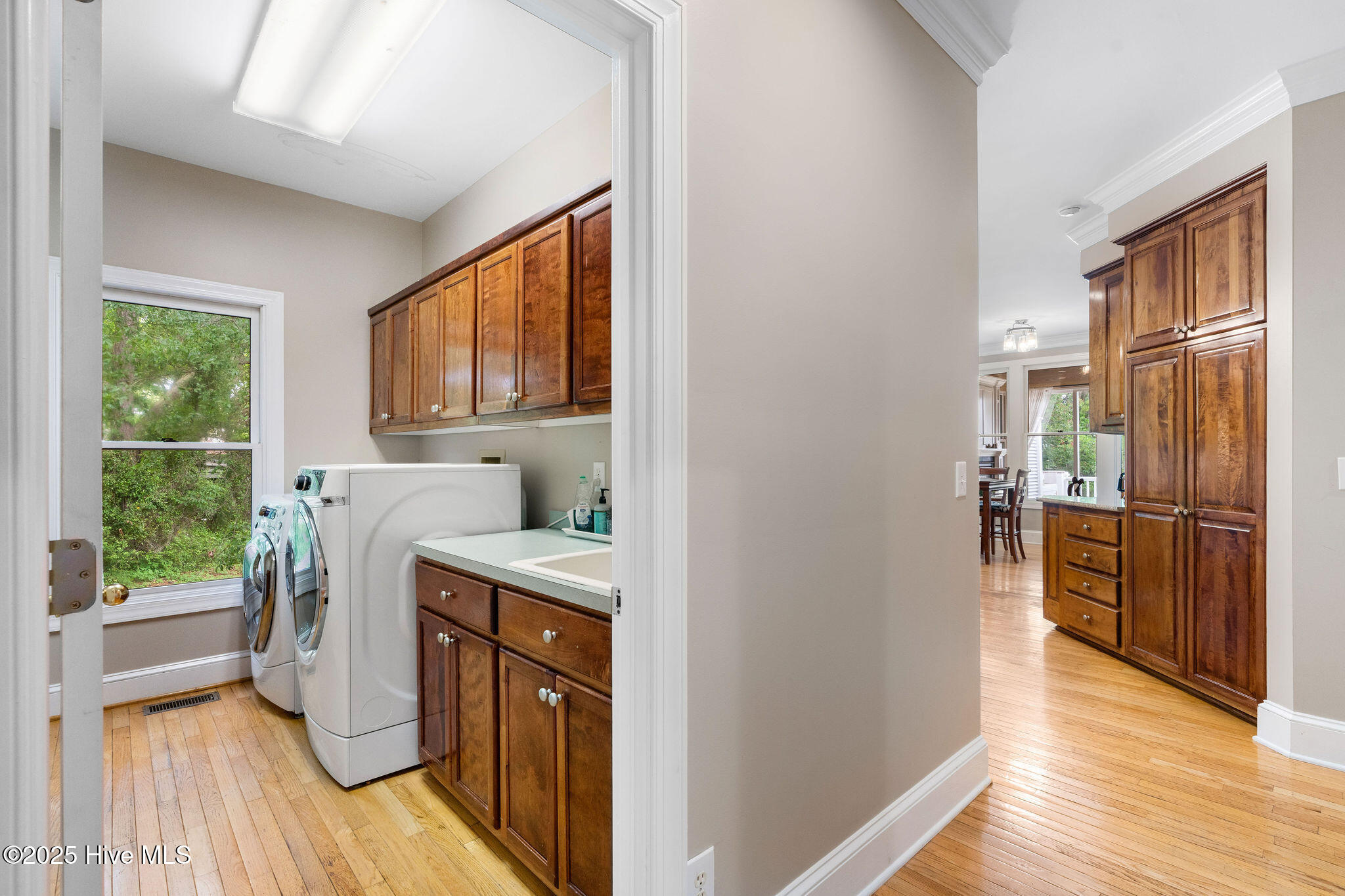 100556700 | Photo 40