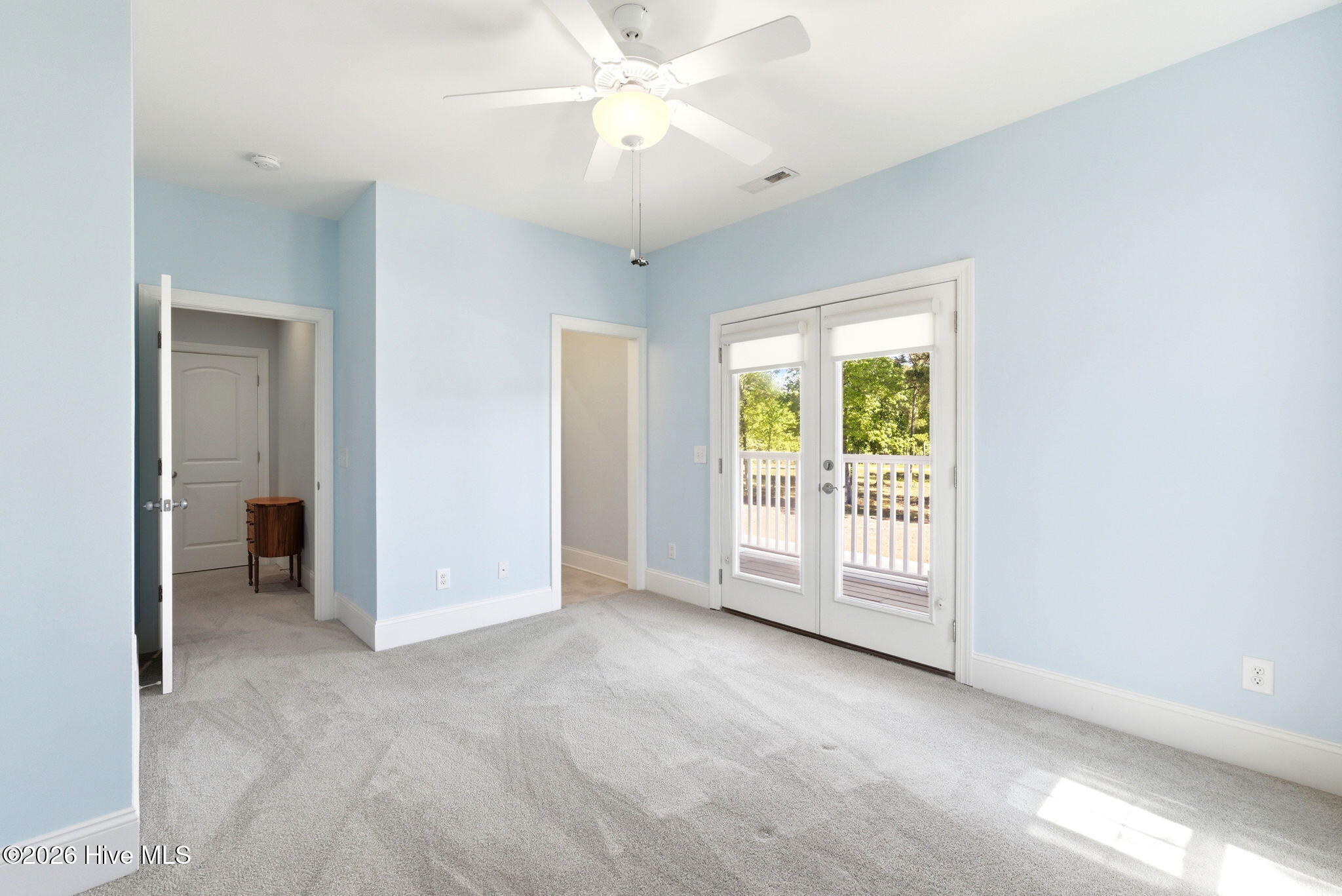 100566822 | Photo 38