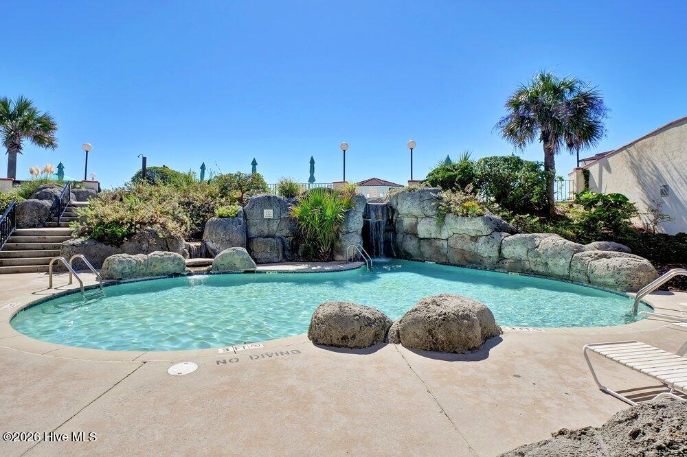 100569395 | Photo 37