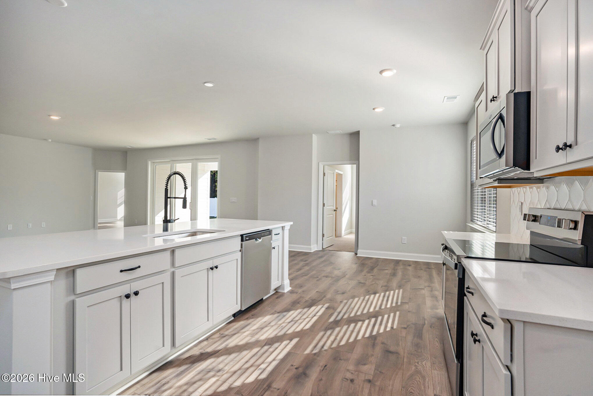 100556808 | Photo 14