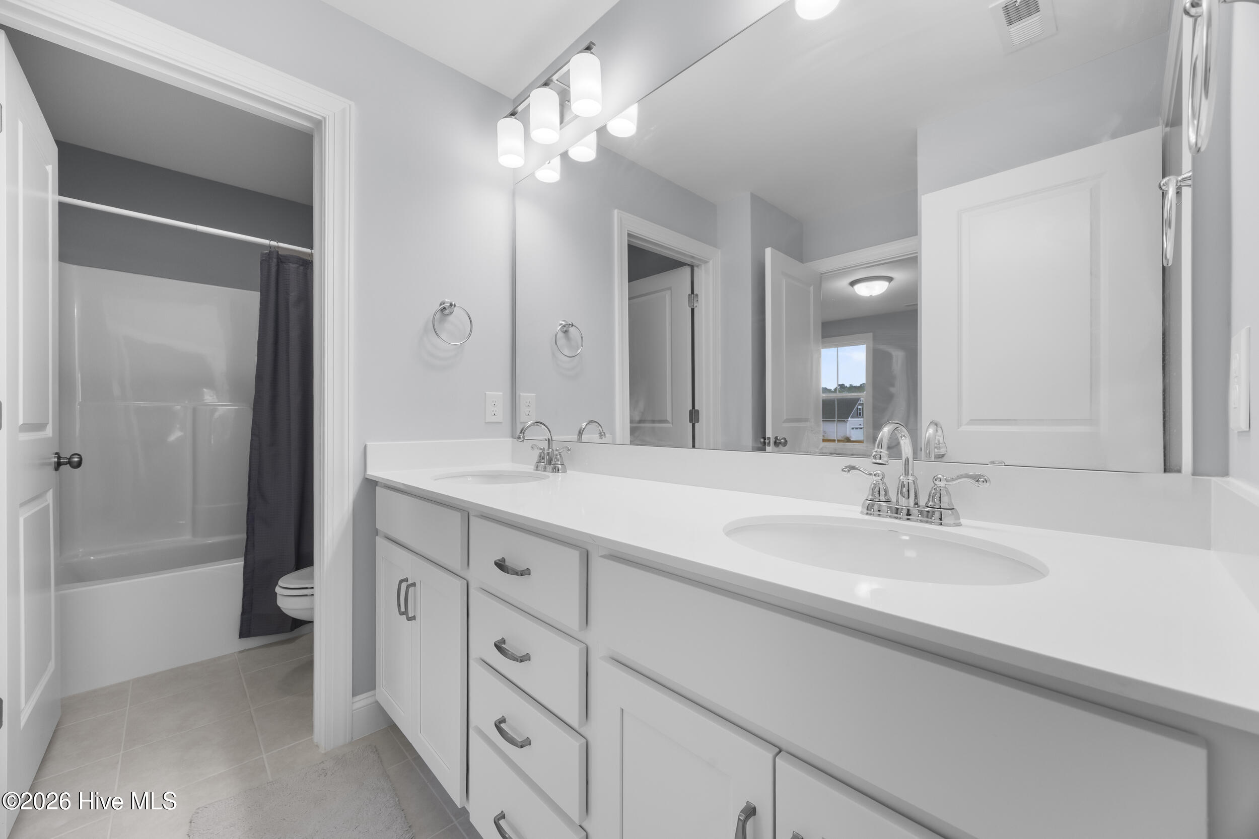 100552292 | Photo 13