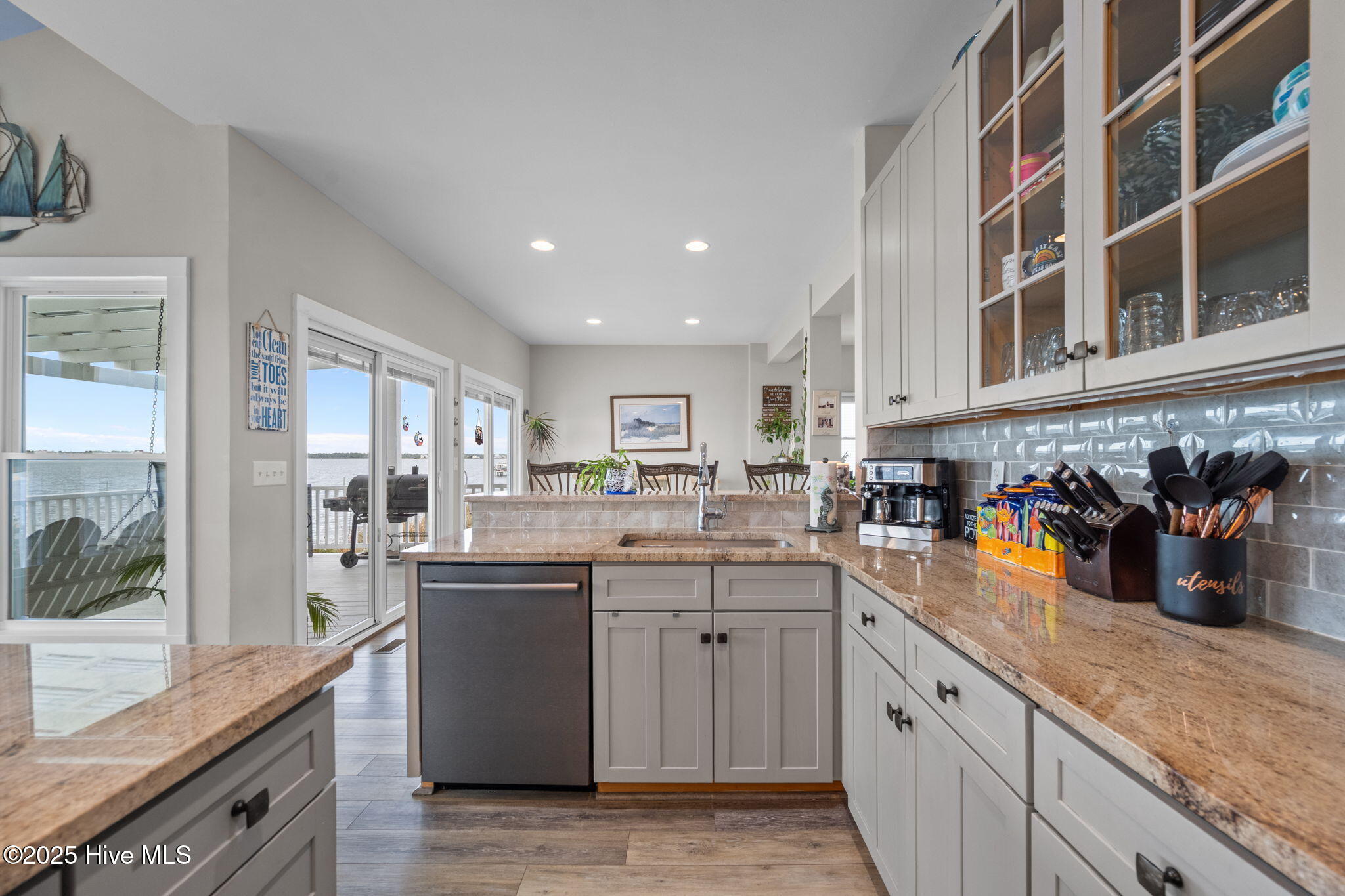 100539453 | Photo 14