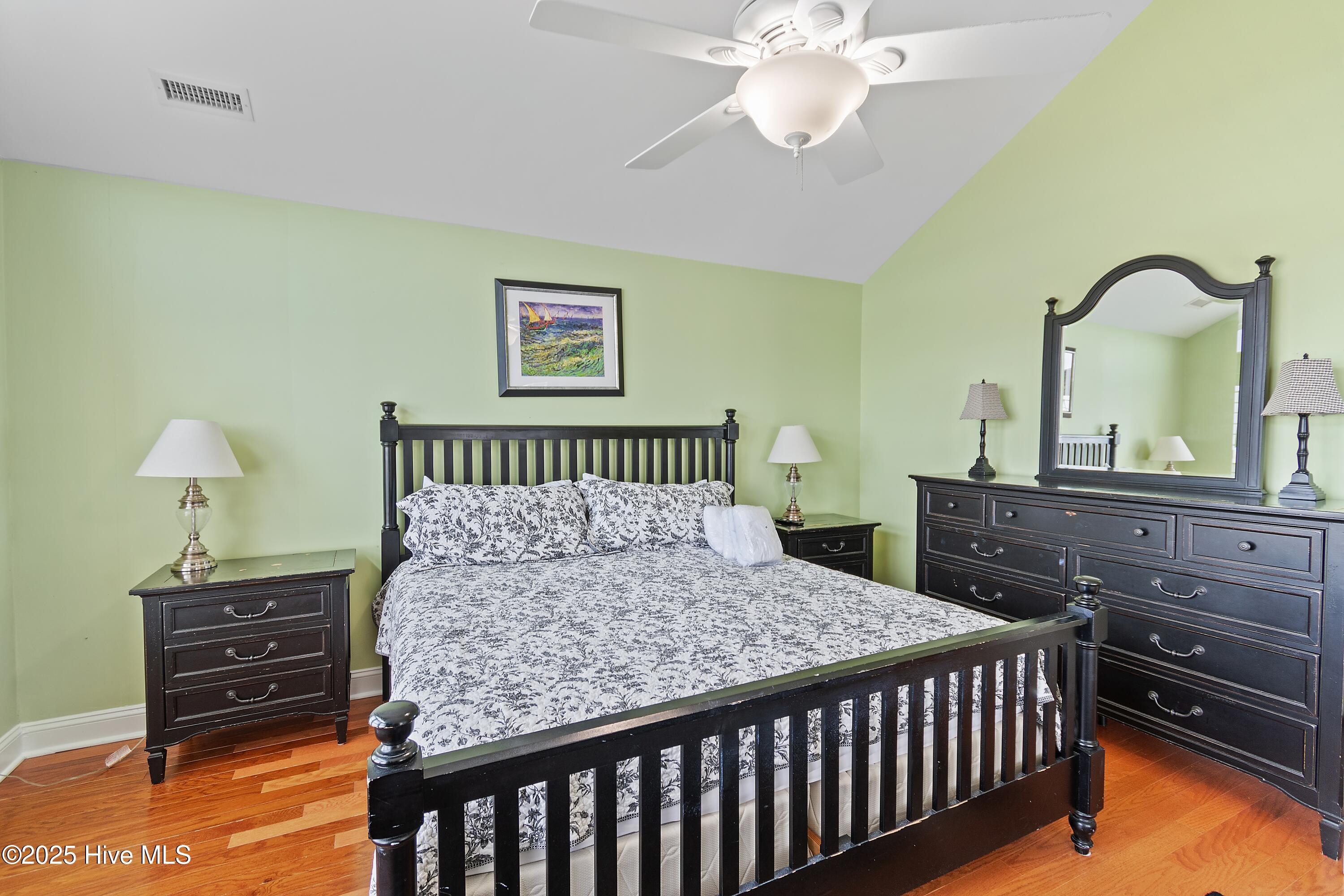 100504065 | Photo 53