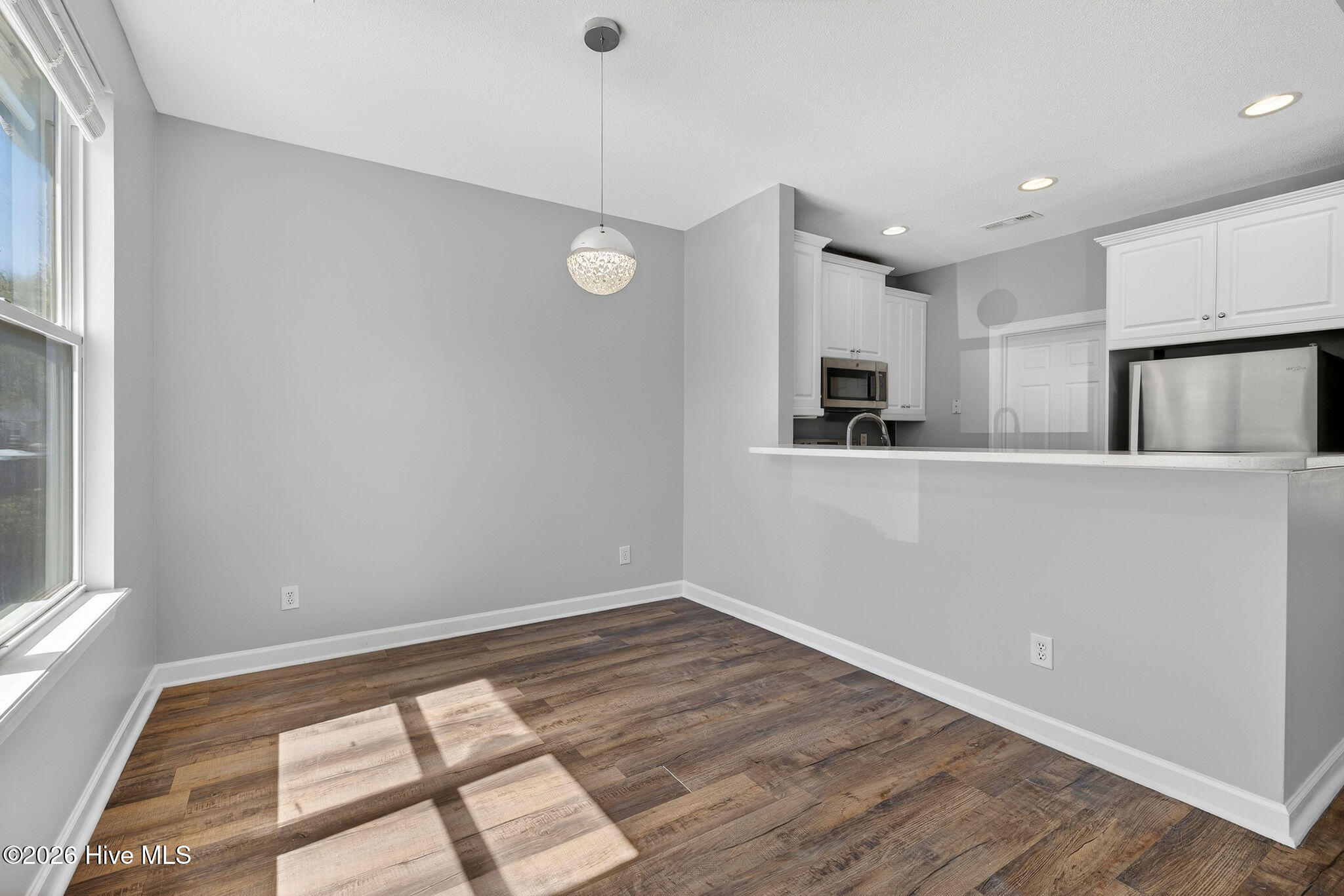 100562052 | Photo 20