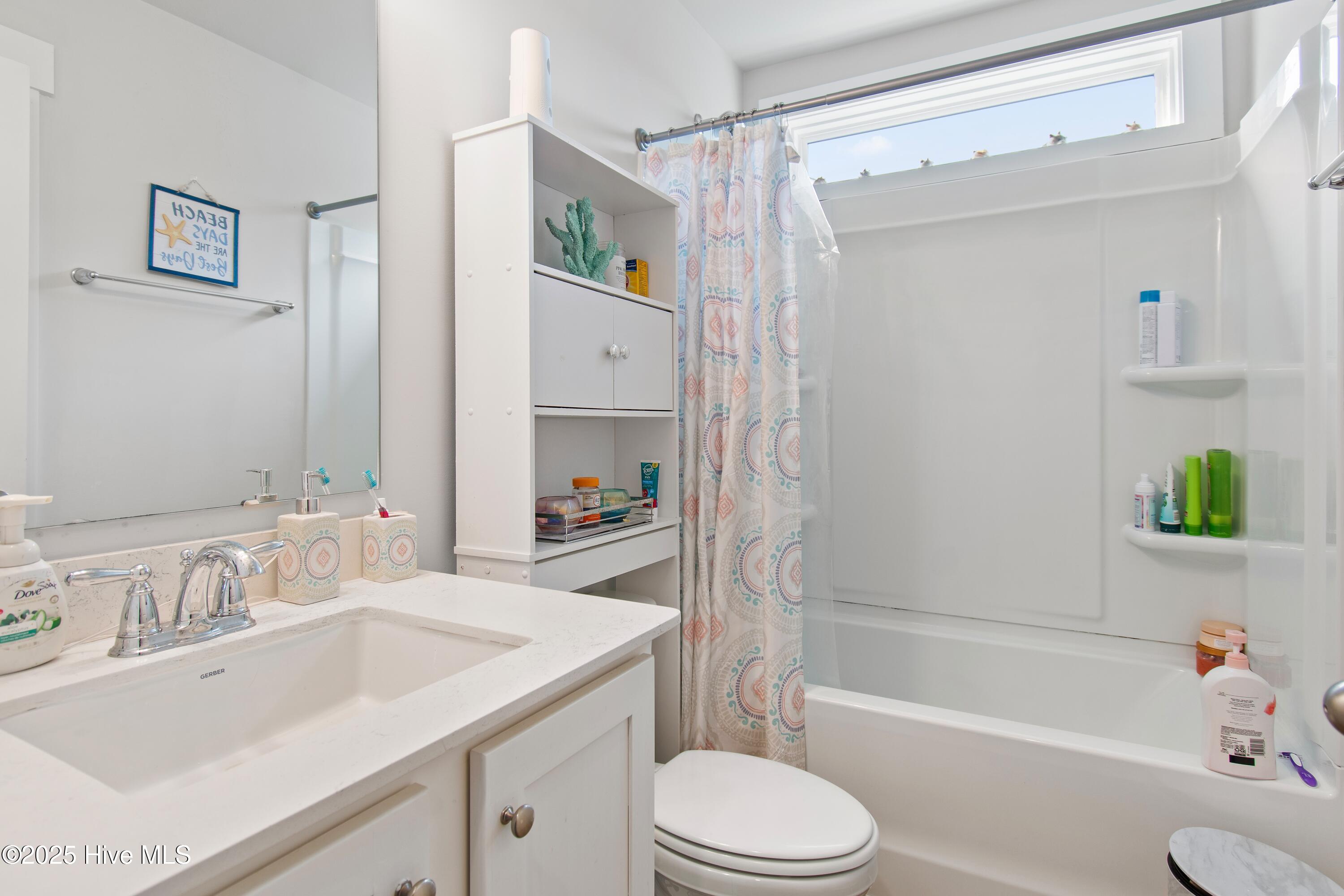 100497017 | Photo 22