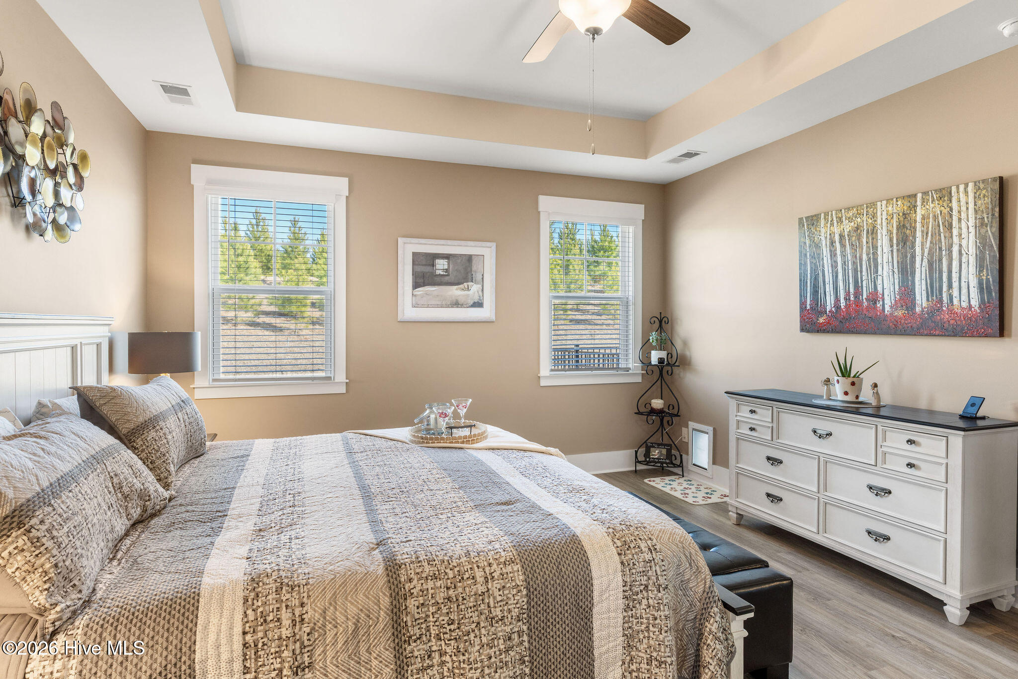 100554003 | Photo 40