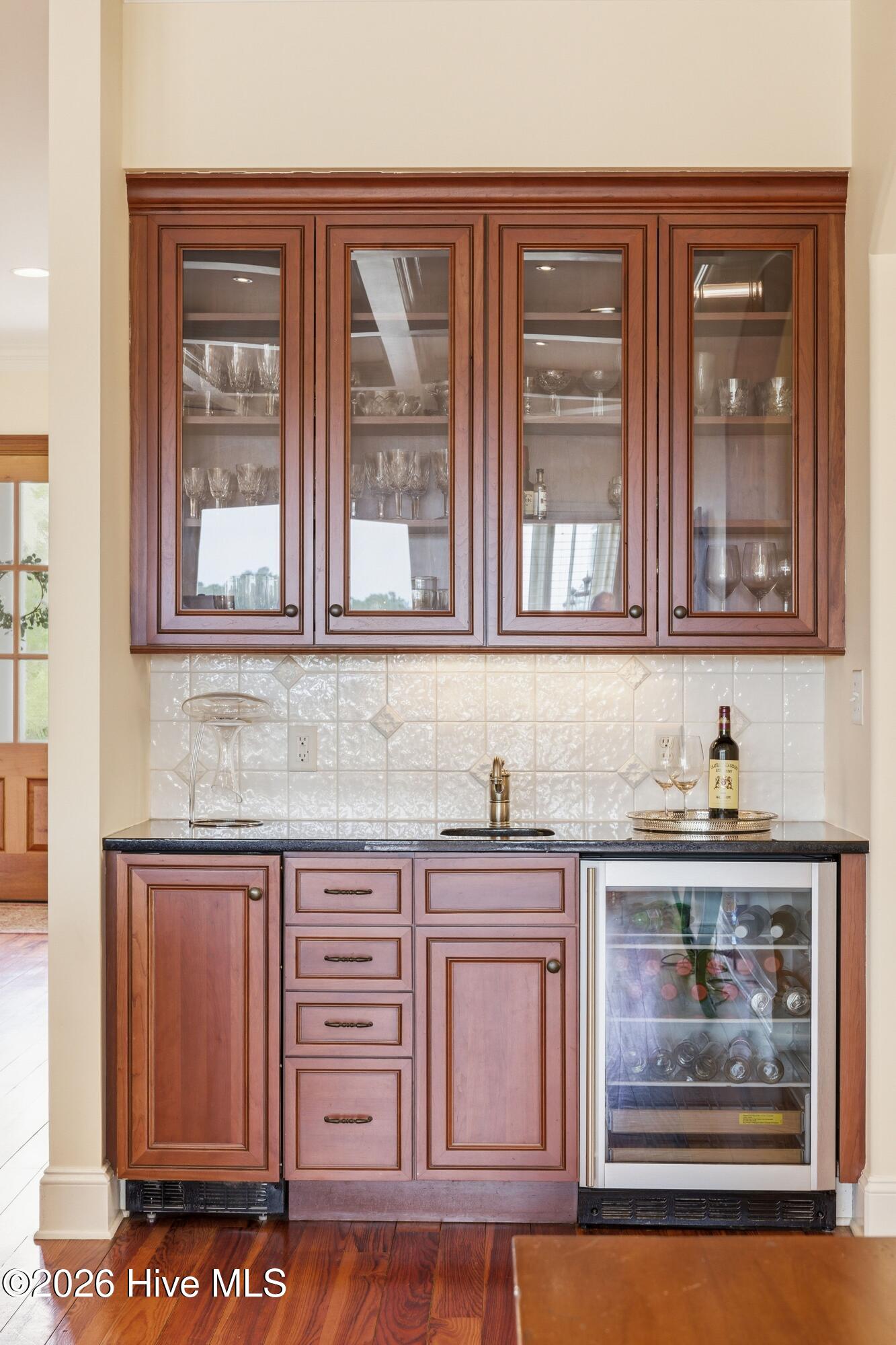 100564058 | Photo 19