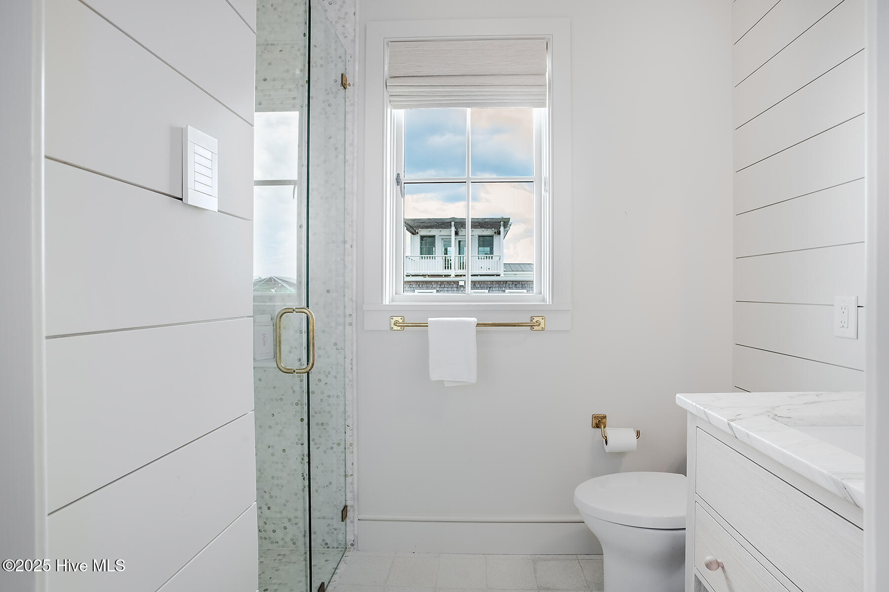 100528983 | Photo 42