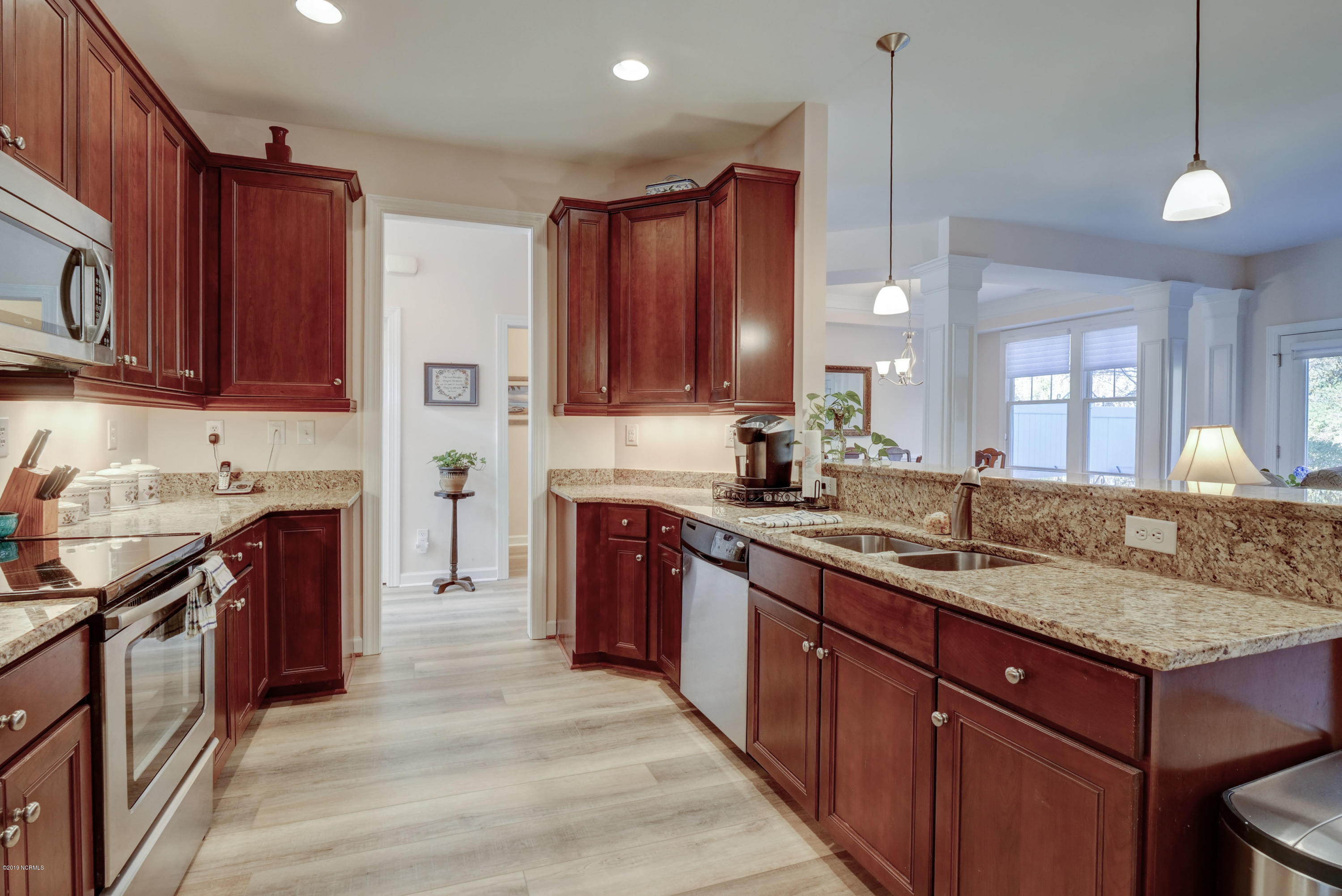 100551569 | Photo 10