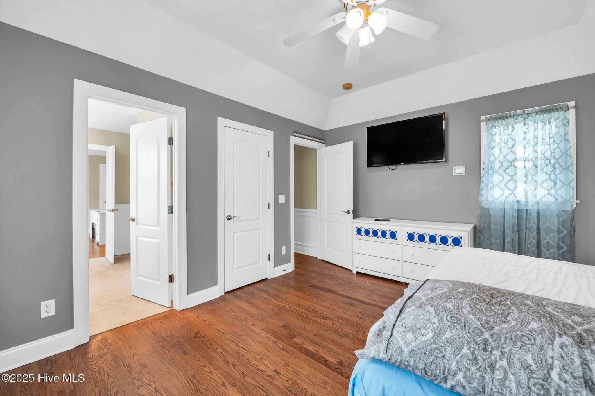 100494637 | Photo 34