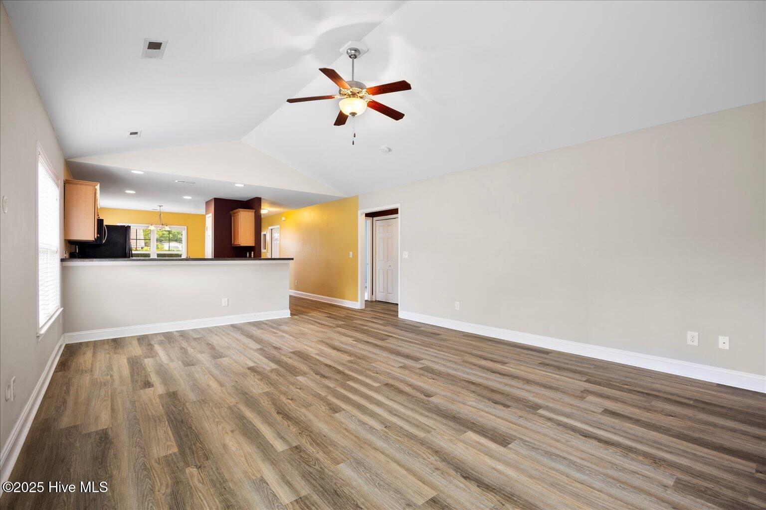 100523963 | Photo 27