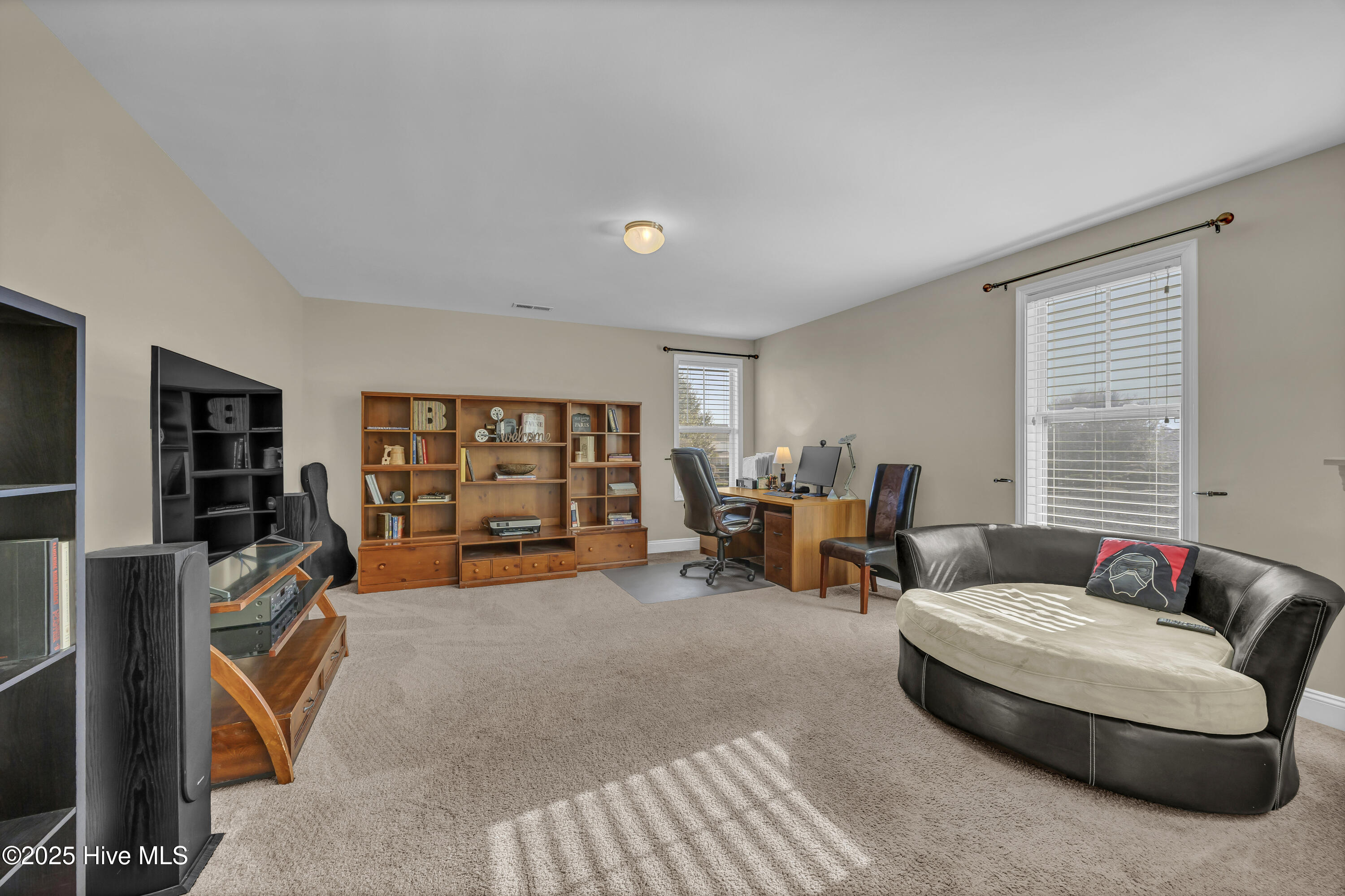 100549704 | Photo 37