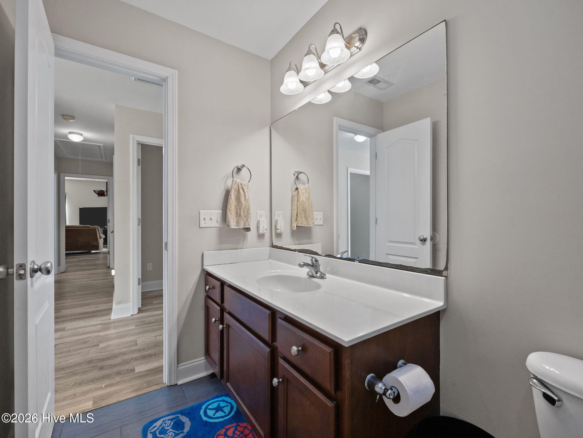 100564240 | Photo 50