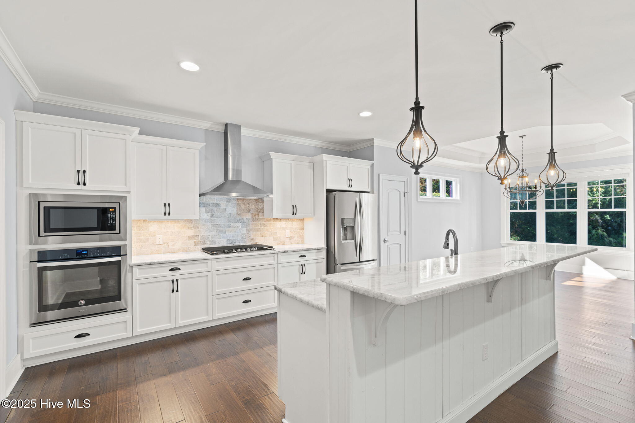 100542044 | Photo 15