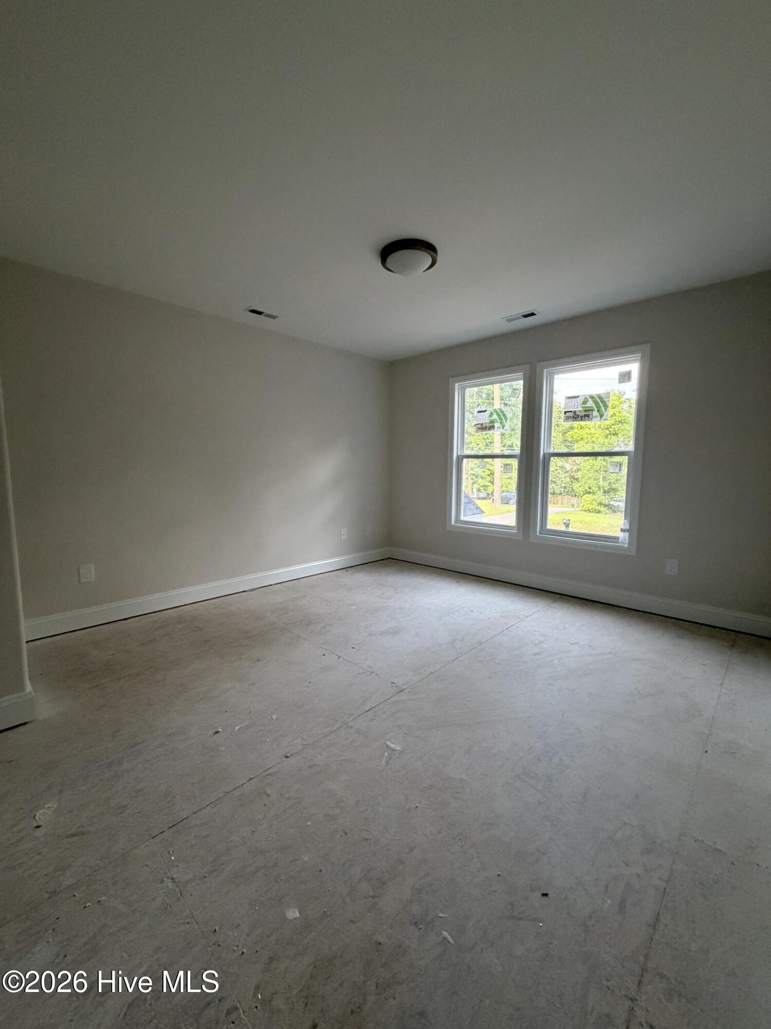 100574648 | Photo 23
