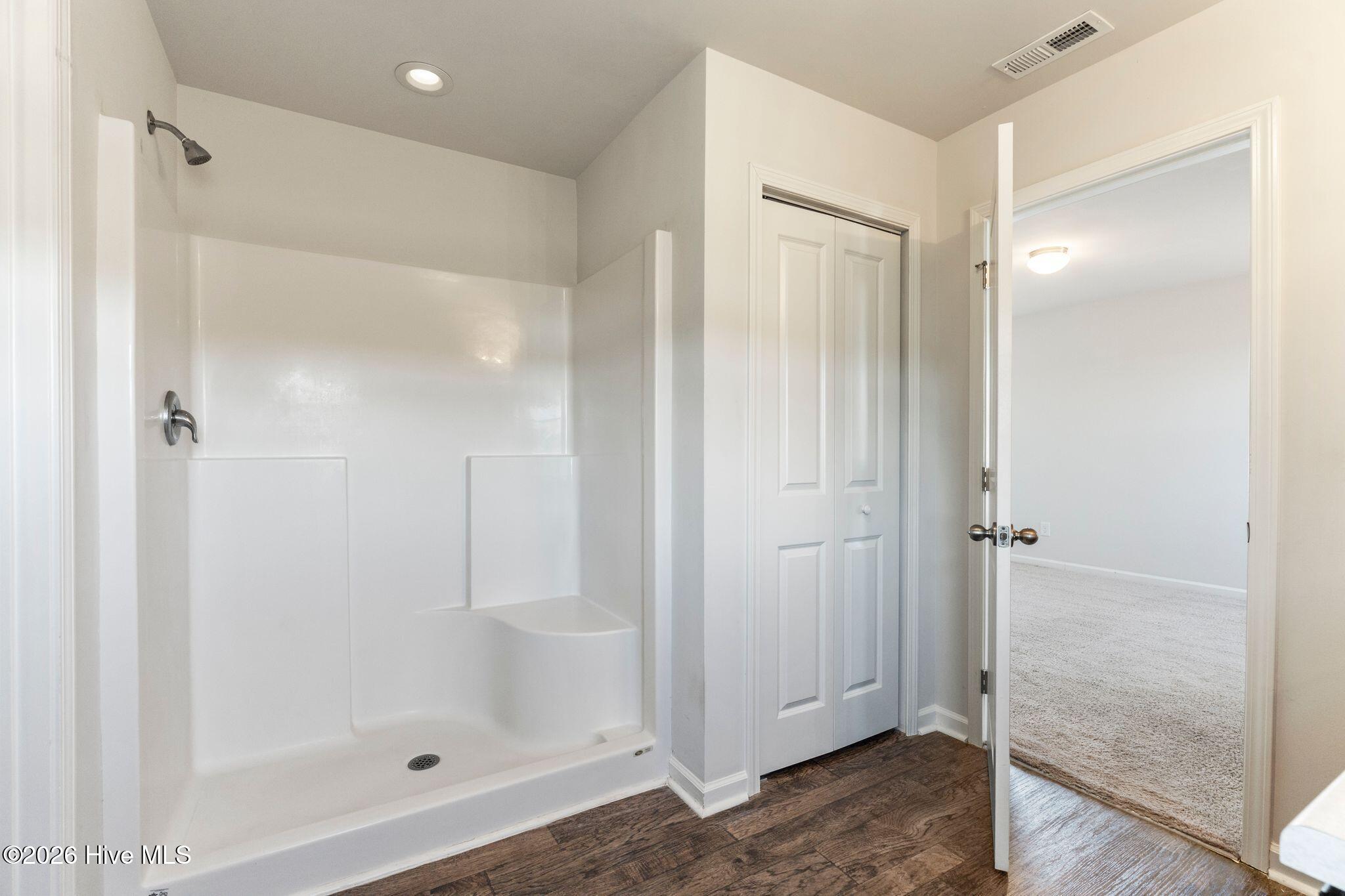 100553399 | Photo 27