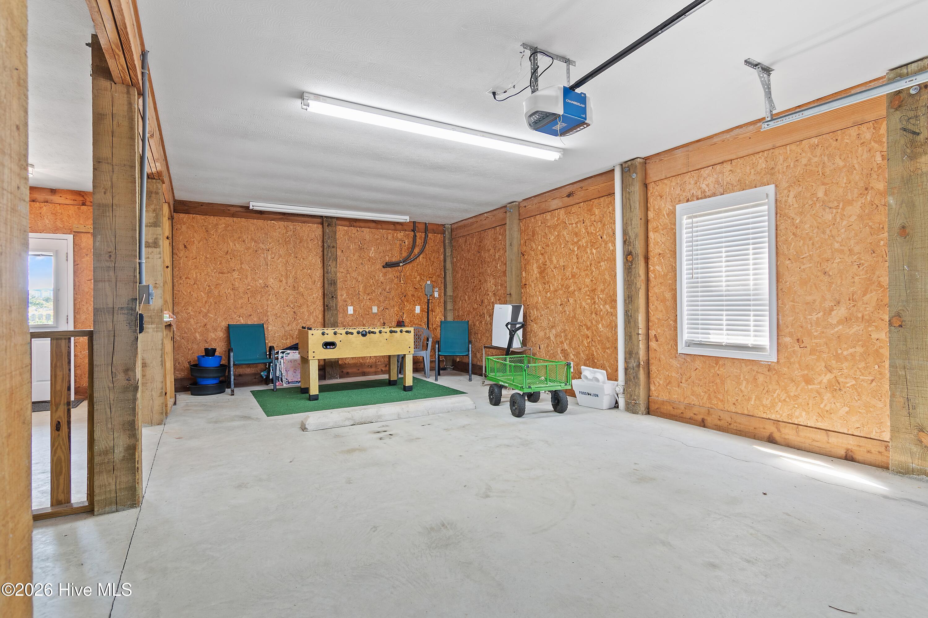 100564981 | Photo 32