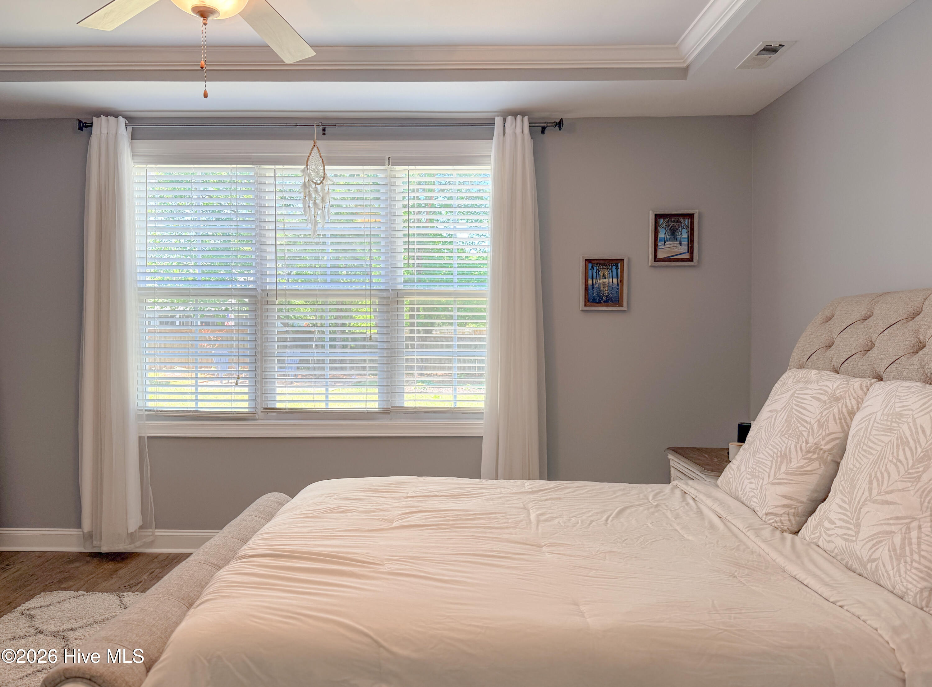 100569259 | Photo 32