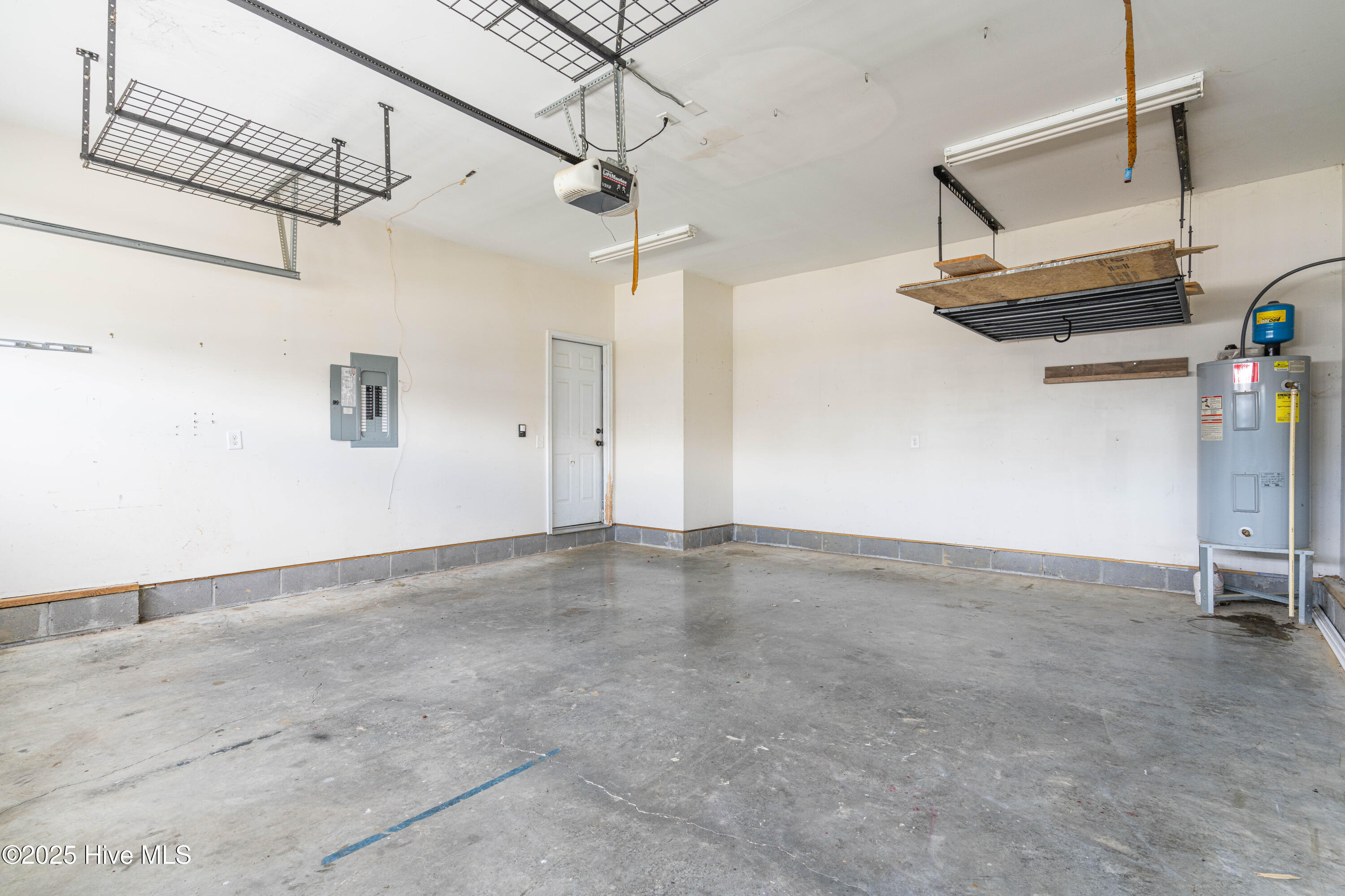 100495795 | Photo 24