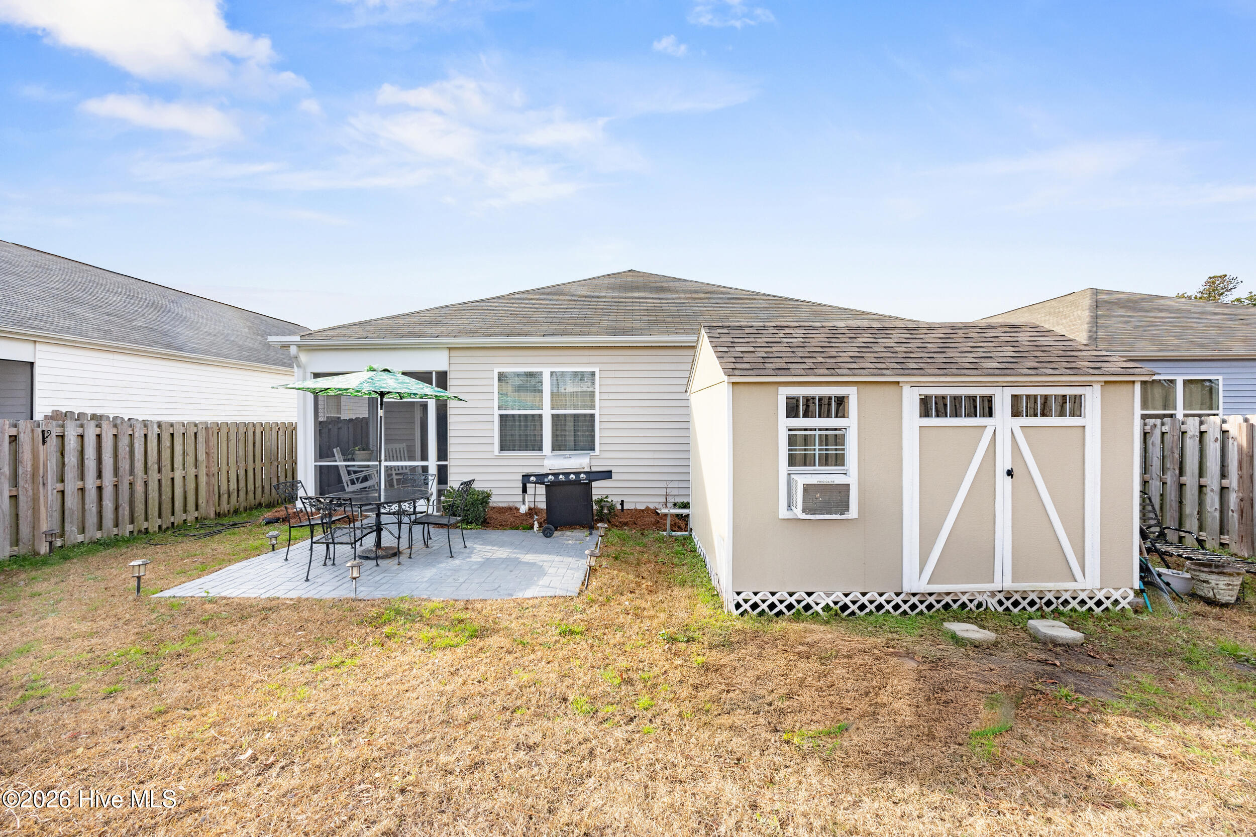 100549244 | Photo 25