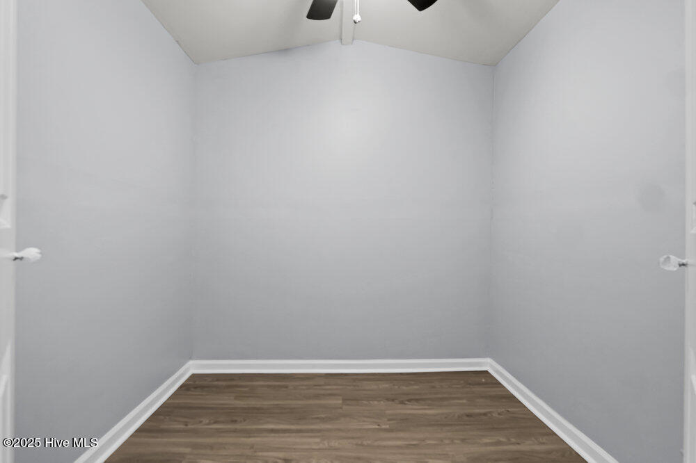 100508379 | Photo 20