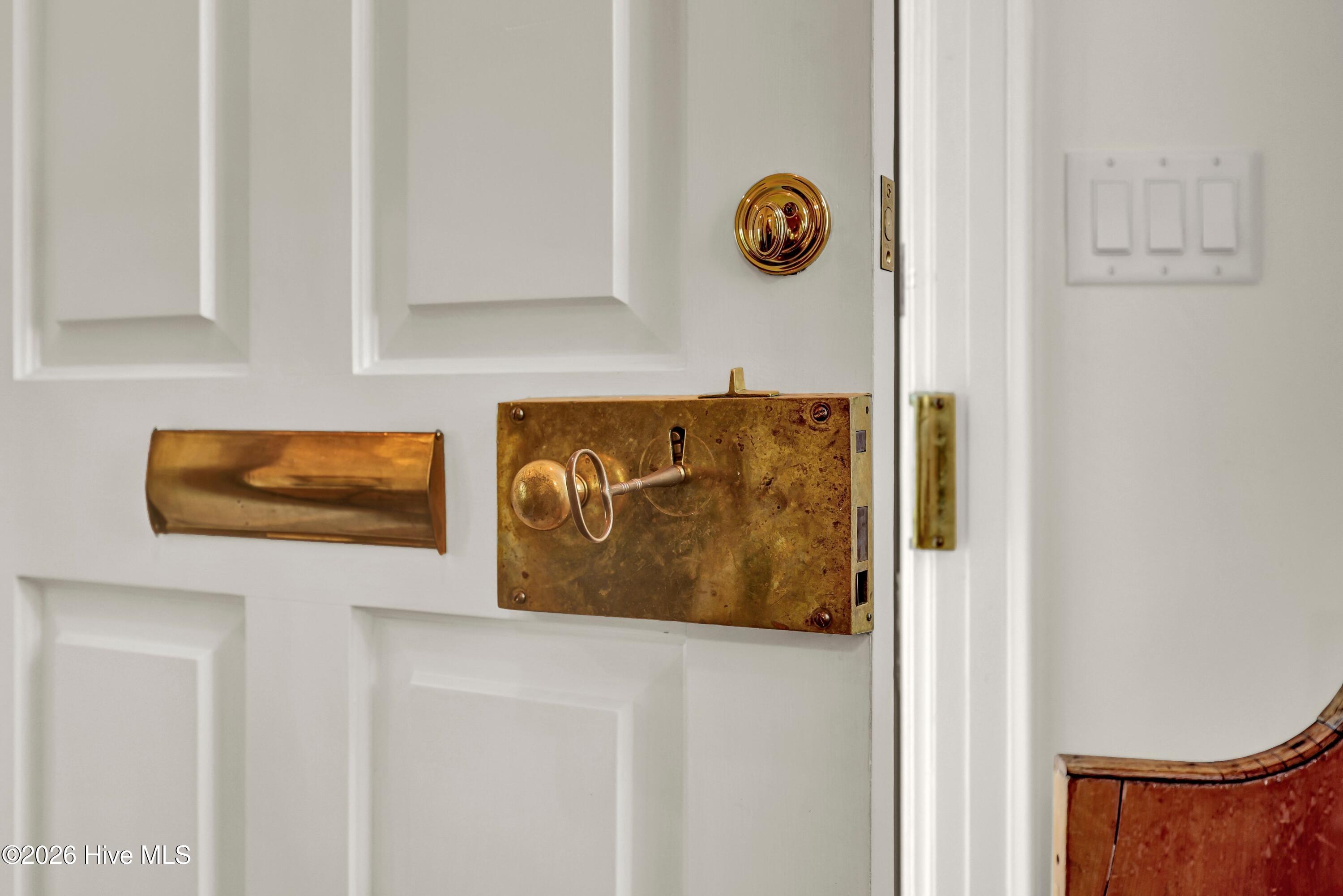 100570649 | Photo 11