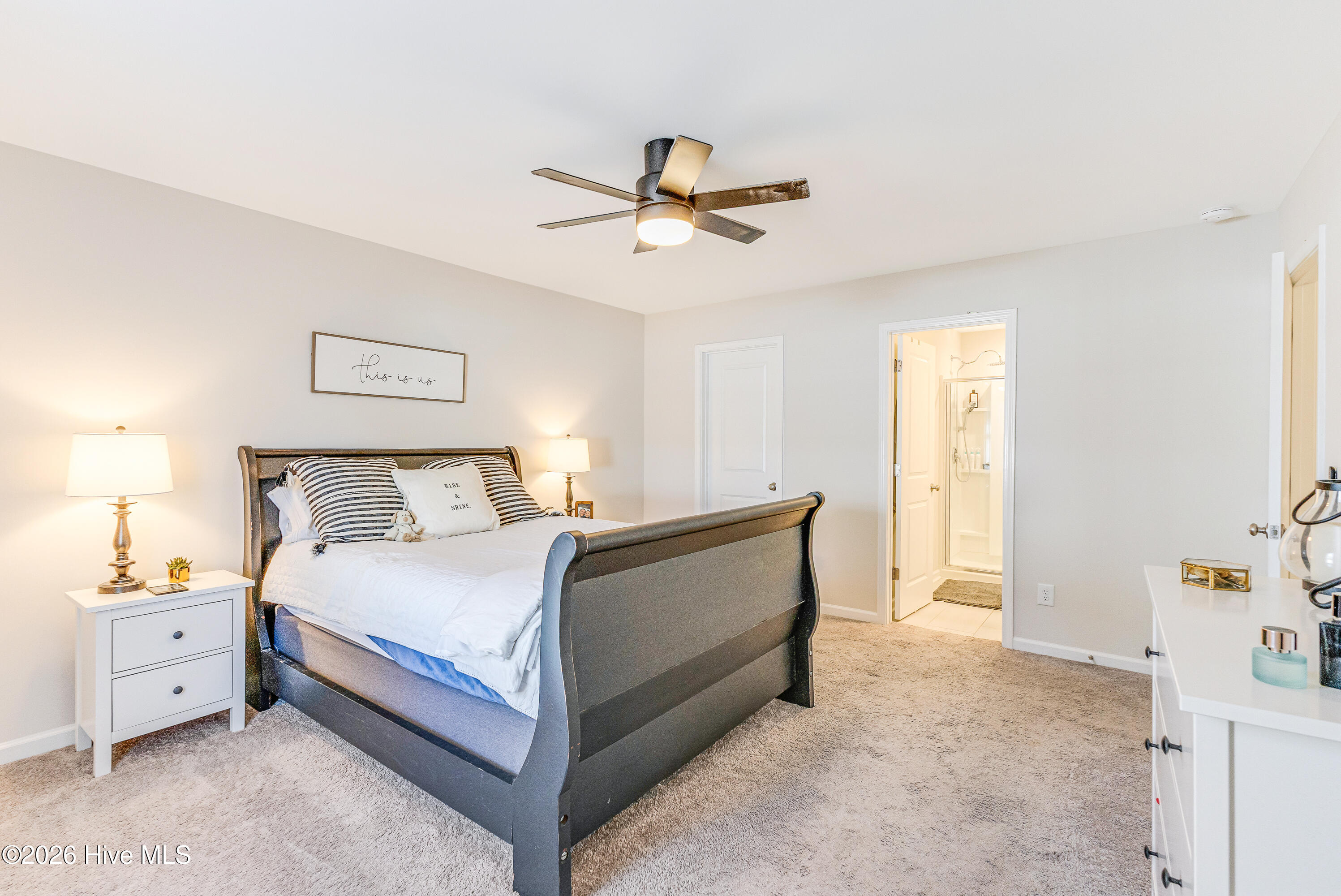 100553713 | Photo 27