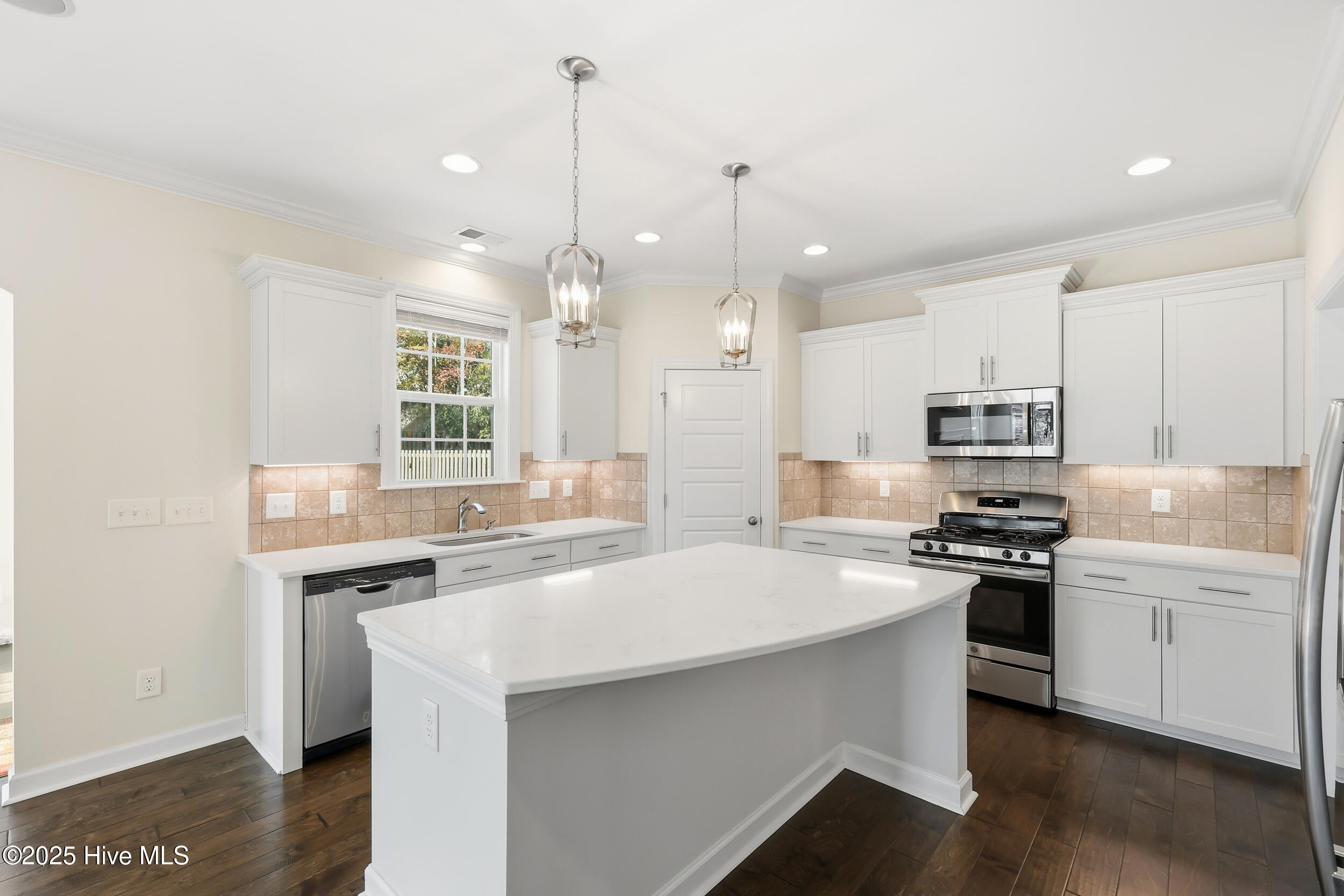 100541614 | Photo 17