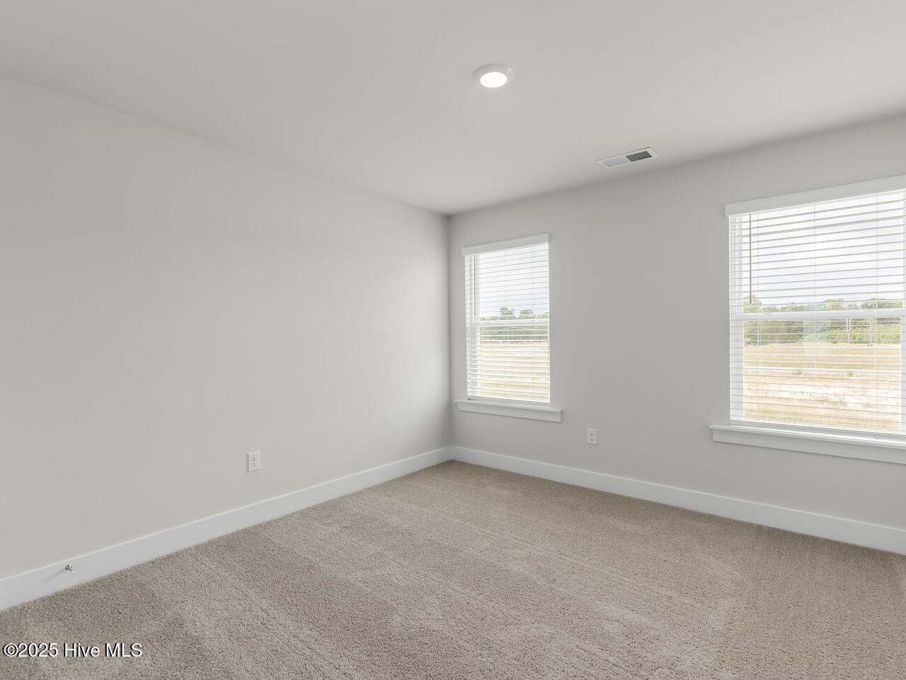 100566268 | Photo 31