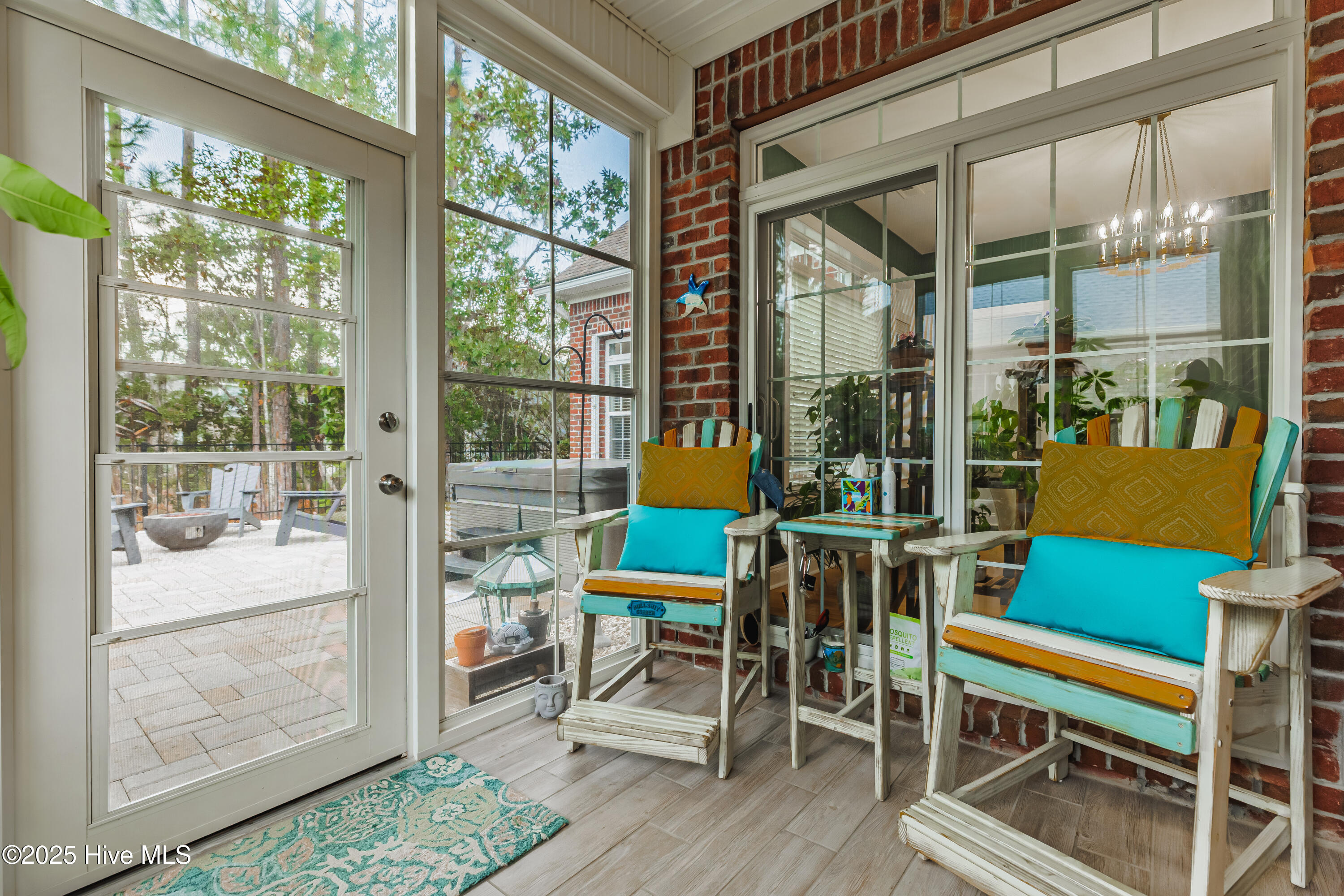 100542426 | Photo 36